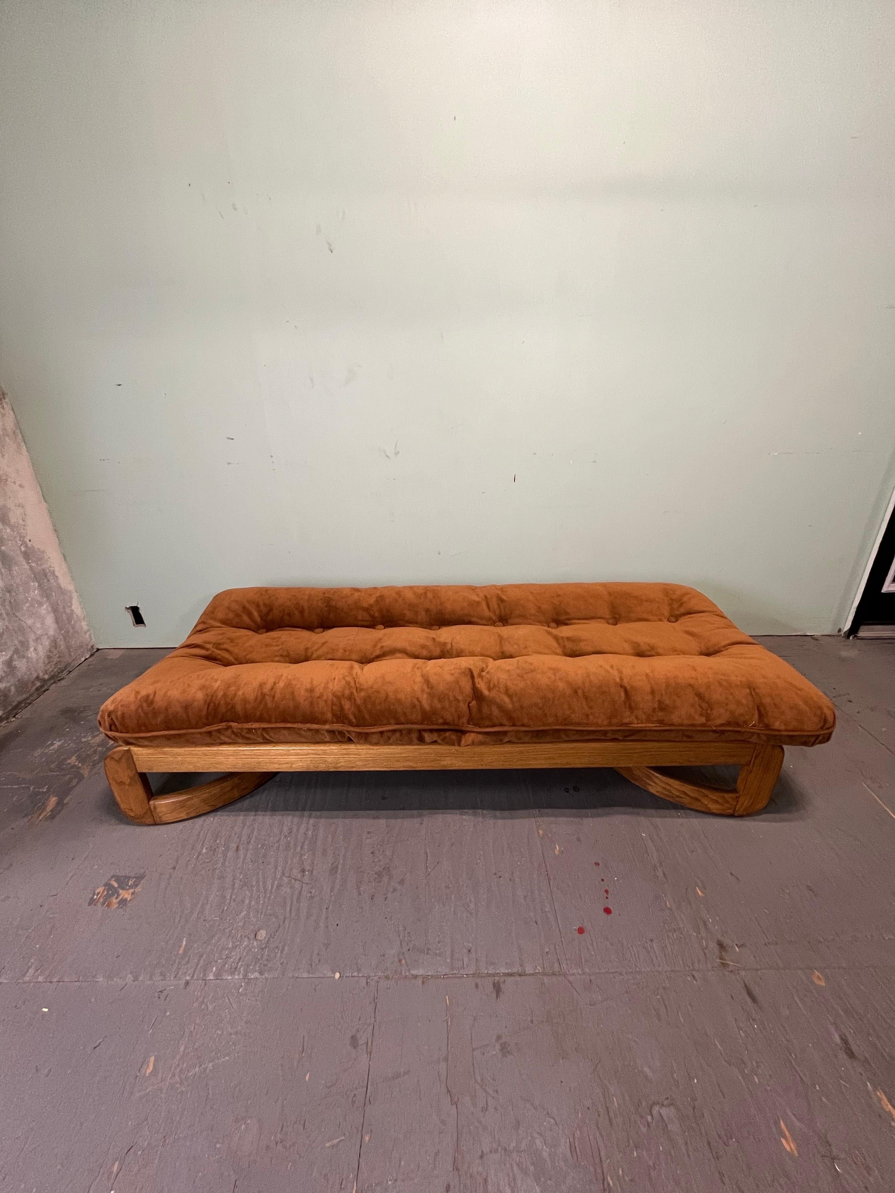 Mid Century Chaise Lounge Day Bed Solid Oak Howard MFG For Sale 5