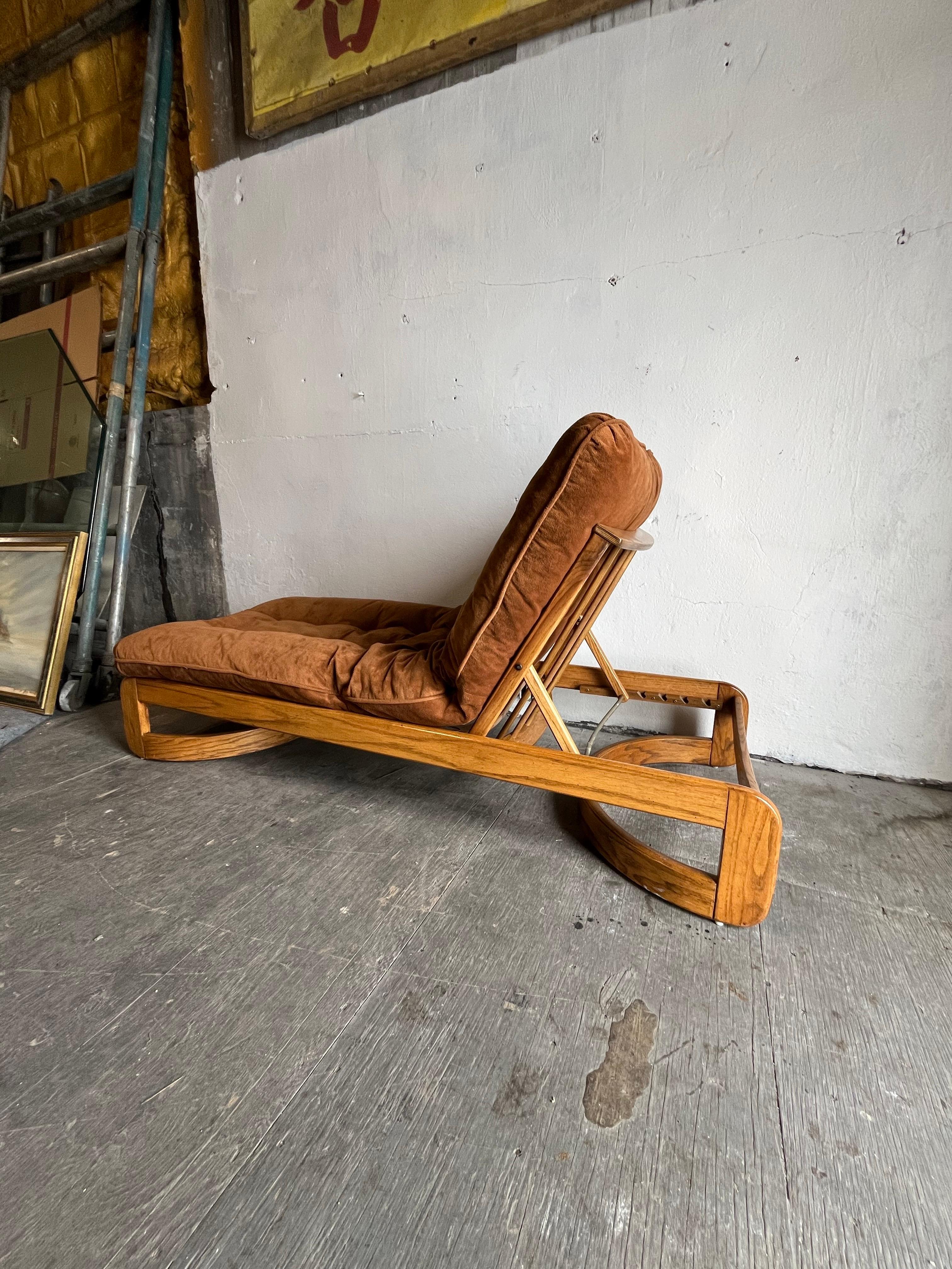 Mid Century Chaise Lounge Day Bed Solid Oak Howard MFG In Good Condition For Sale In W Allenhurst, NJ