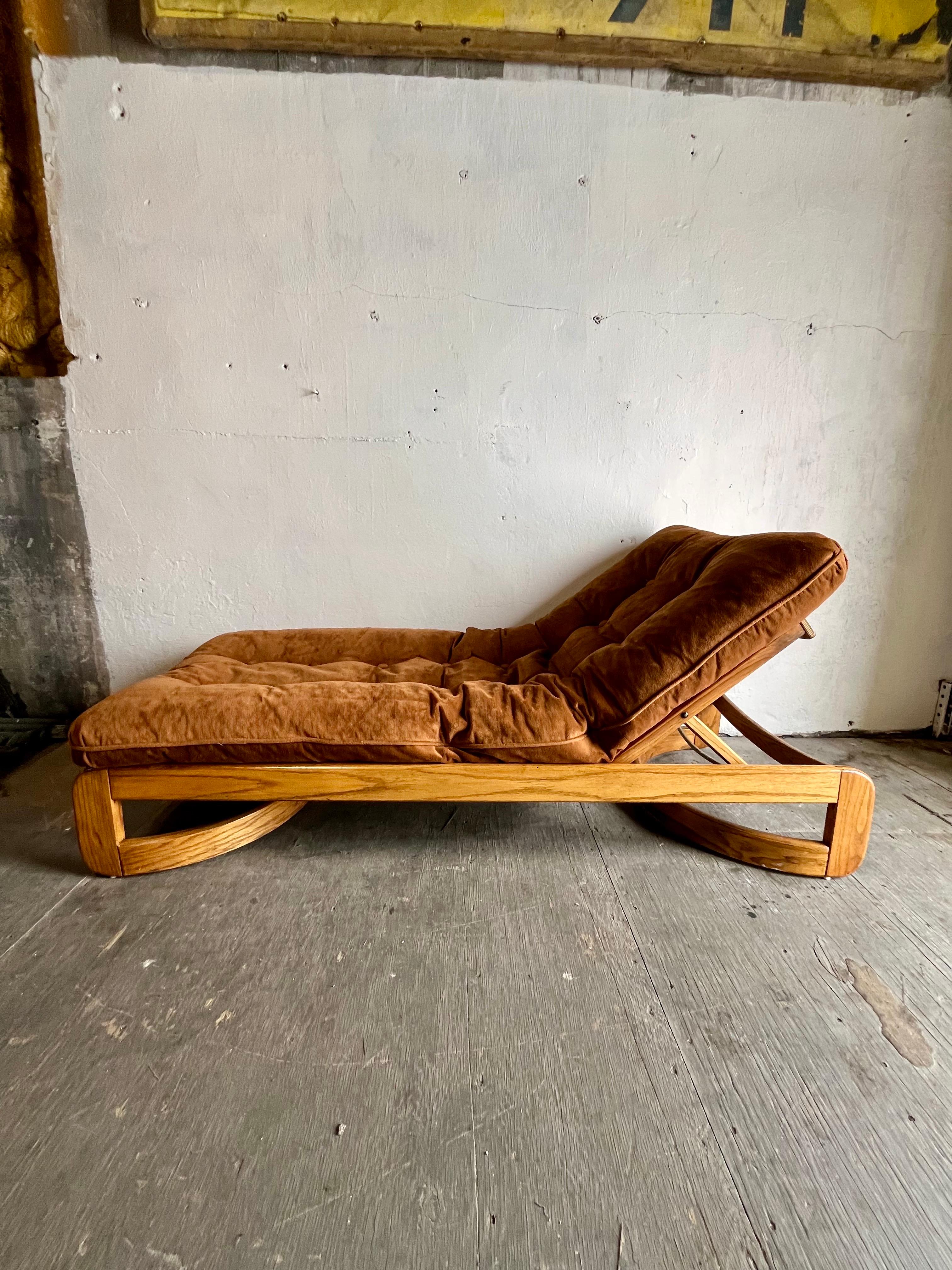 20th Century Mid Century Chaise Lounge Day Bed Solid Oak Howard MFG For Sale