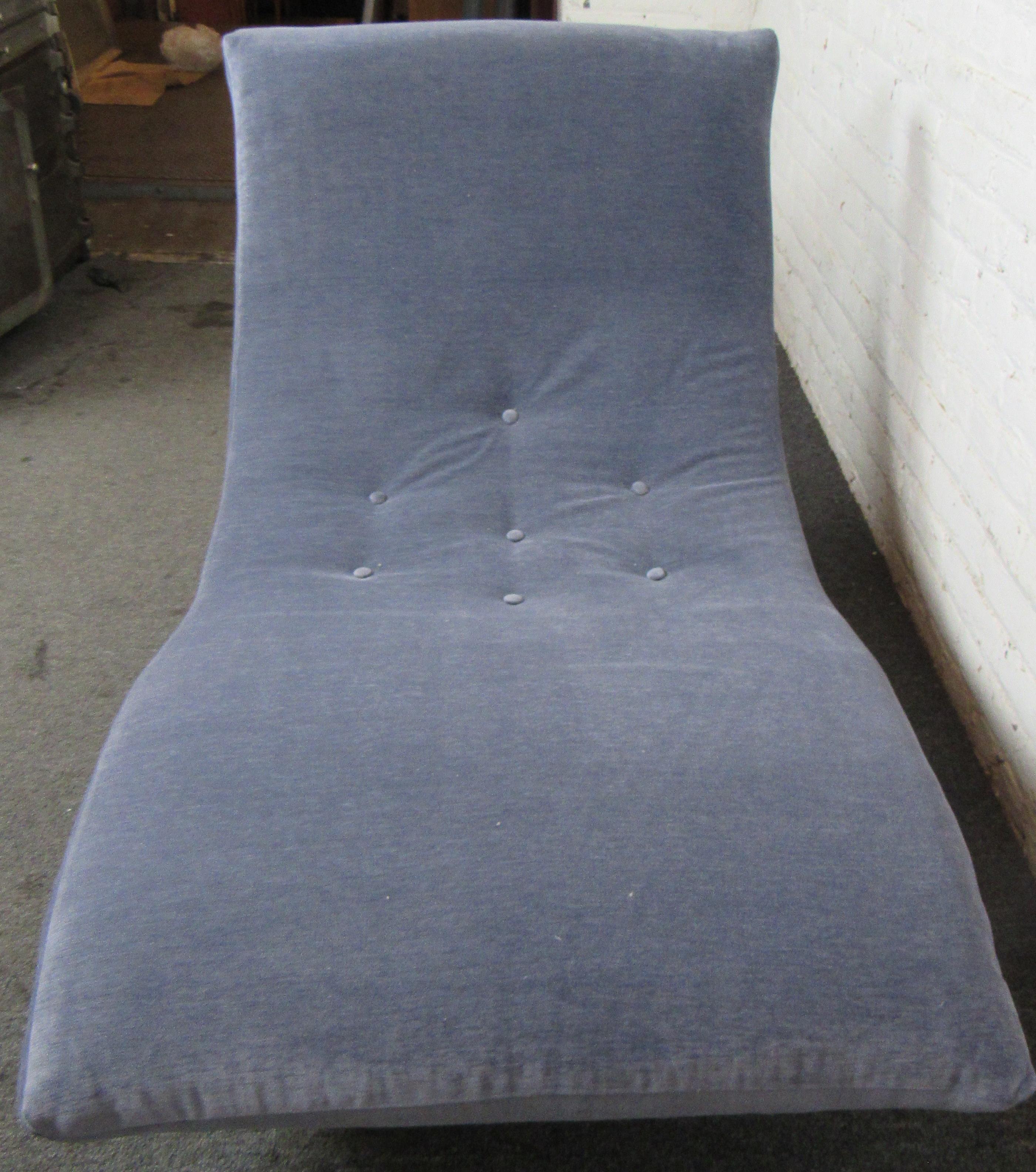 wave lounge chair