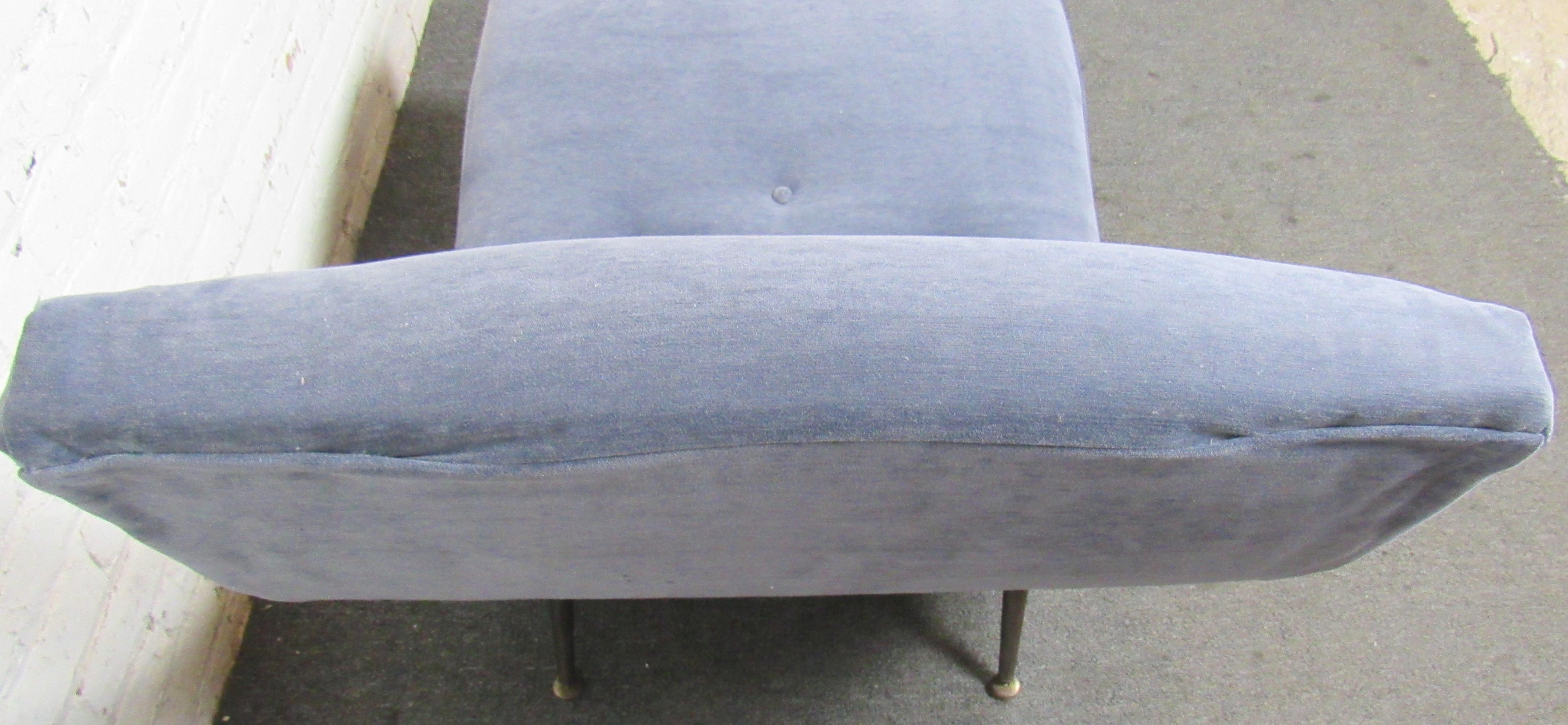 American Vintage Wave Chaise Lounge after Adrian Pearsall For Sale
