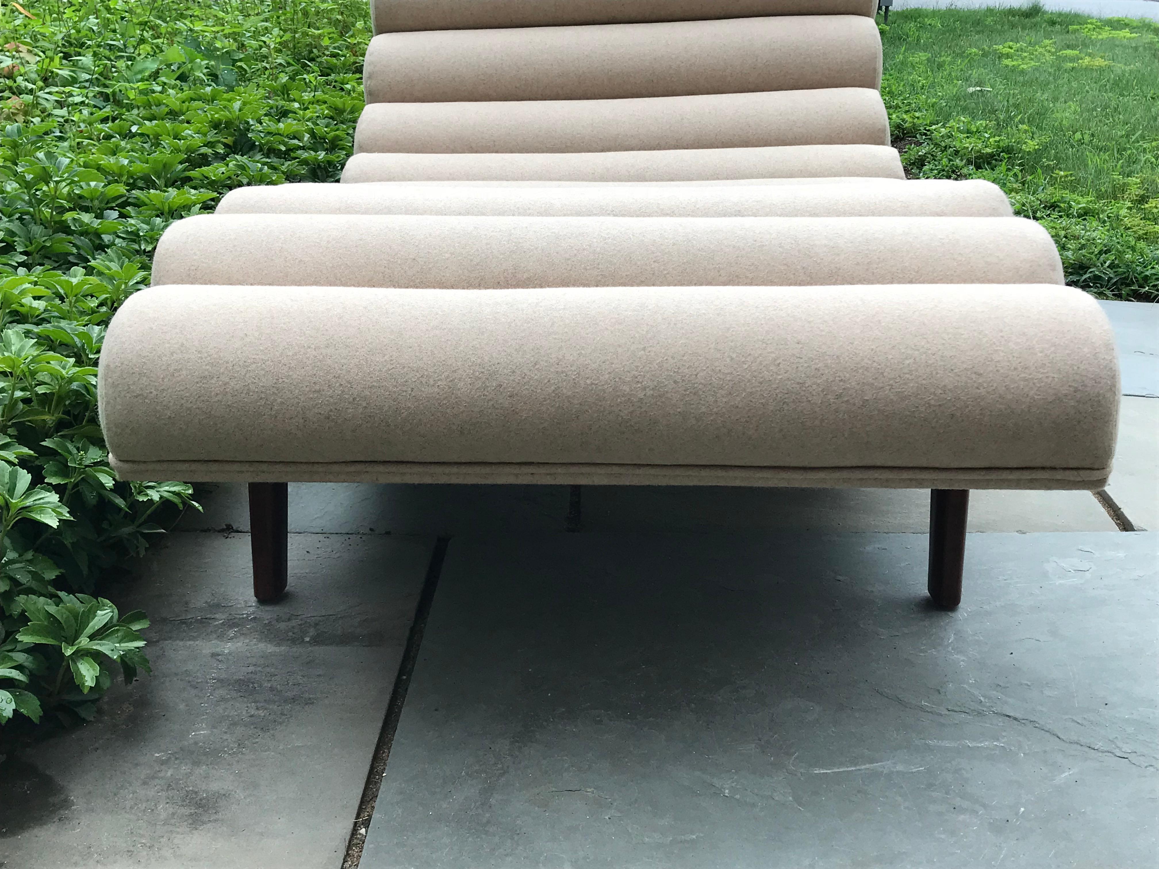 Mid Century Chaise Lounge Upholstered in OffWhite Mararam Wool Fabric