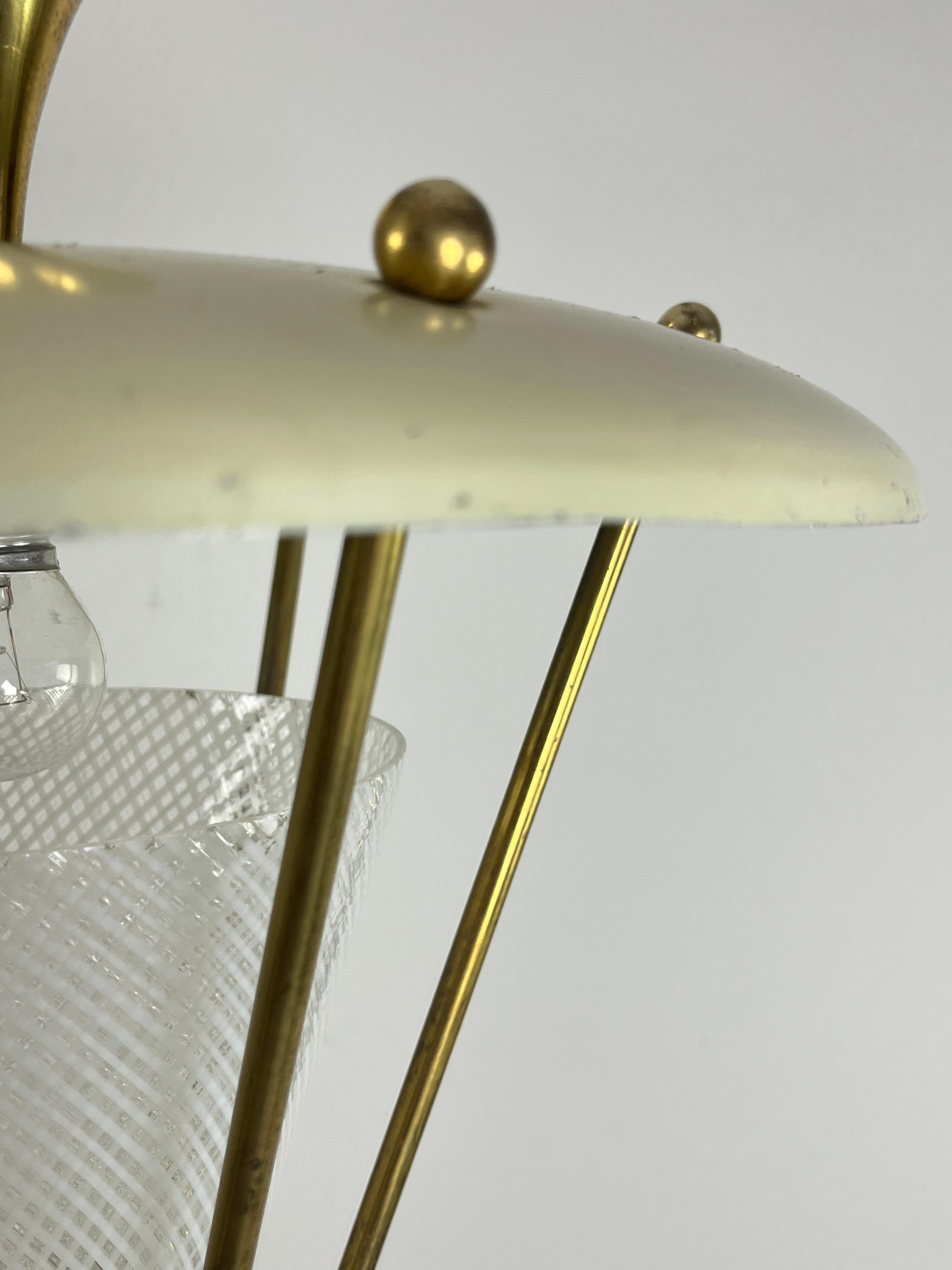 Lampadario di metà secolo attribuito a Venini in Reticello  Vetro e ottone, anni '50 In condizioni buone in vendita a Palermo, IT