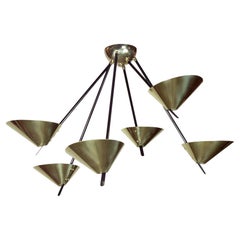 Kronleuchter im Mid-Century-Stil, Messing und schwarze Emaille, von Bourgeois Boheme Atelier