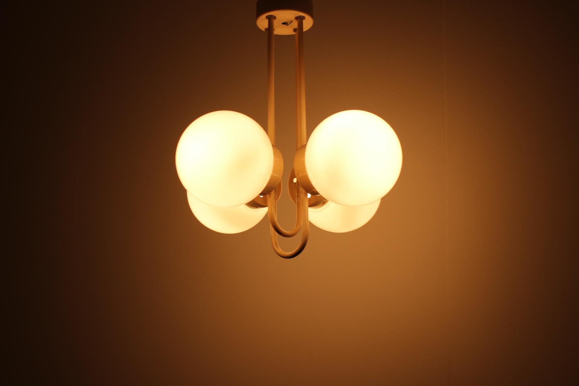 Lustre du milieu du siècle par Instala Decin, 1970, Tchécoslovaquie Bon état - En vente à Praha, CZ
