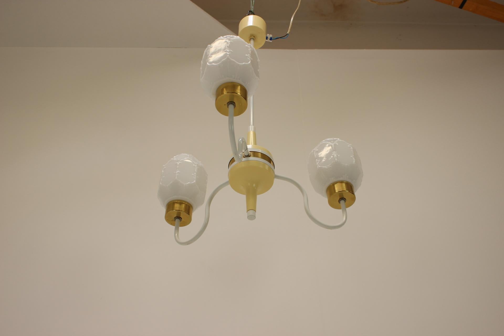 Lampadario di metà secolo di Instala Jilove U Decina, anni '70, Cecoslovacchia In condizioni buone in vendita a Praha, CZ