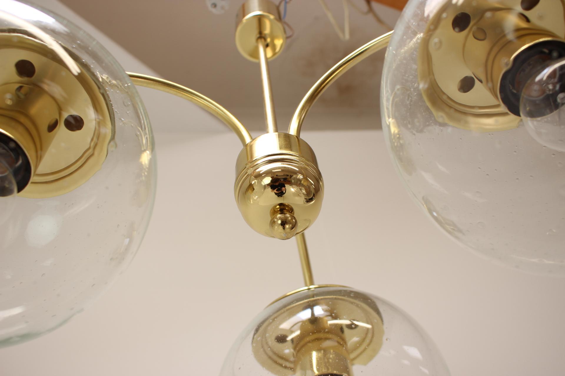 Lampadario di metà secolo di Kamenický Šenov, anni '70. in vendita 3