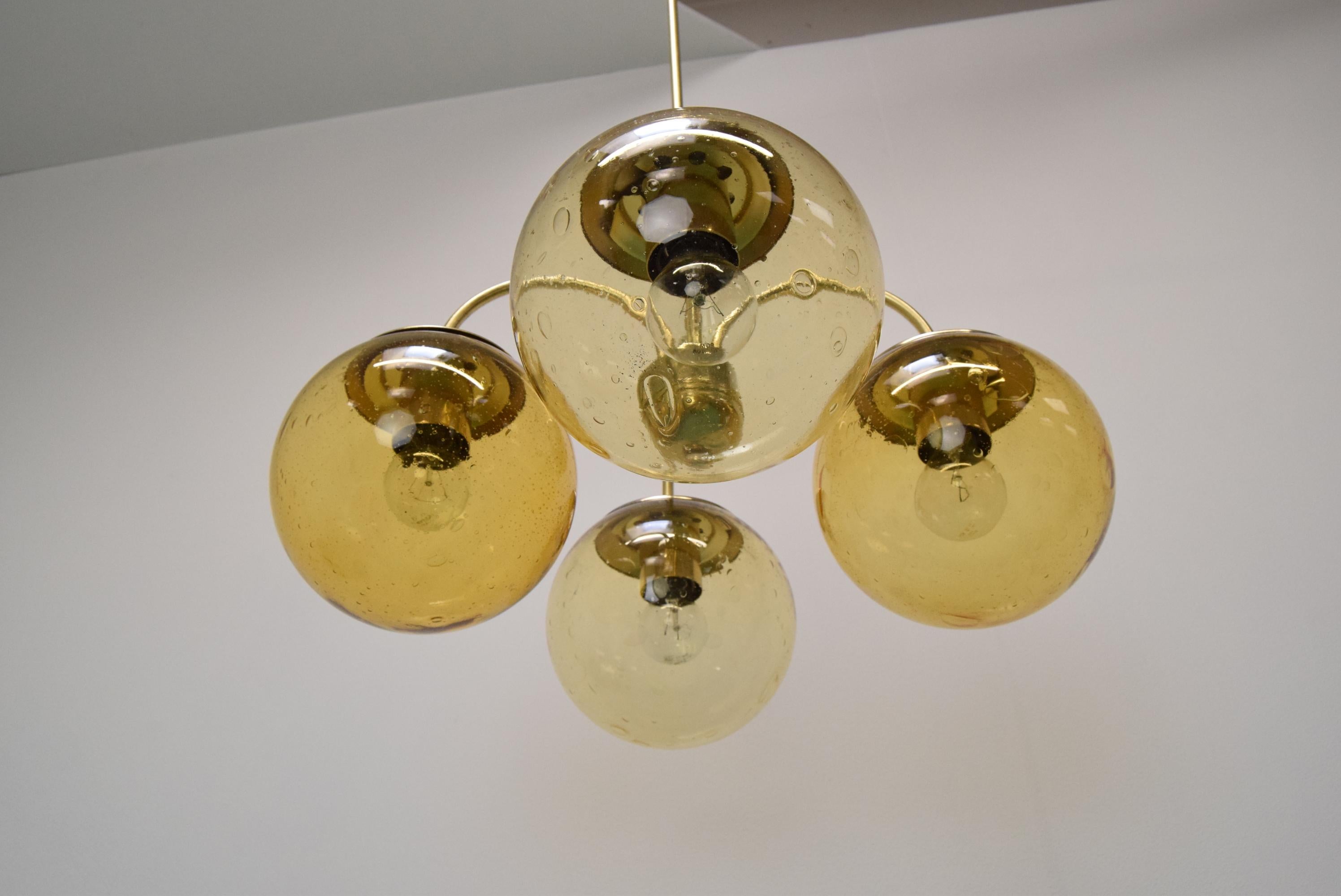 Lámpara de araña de mediados de siglo de Kamenický Šenov, década de 1970. en Bueno estado para la venta en Praha, CZ