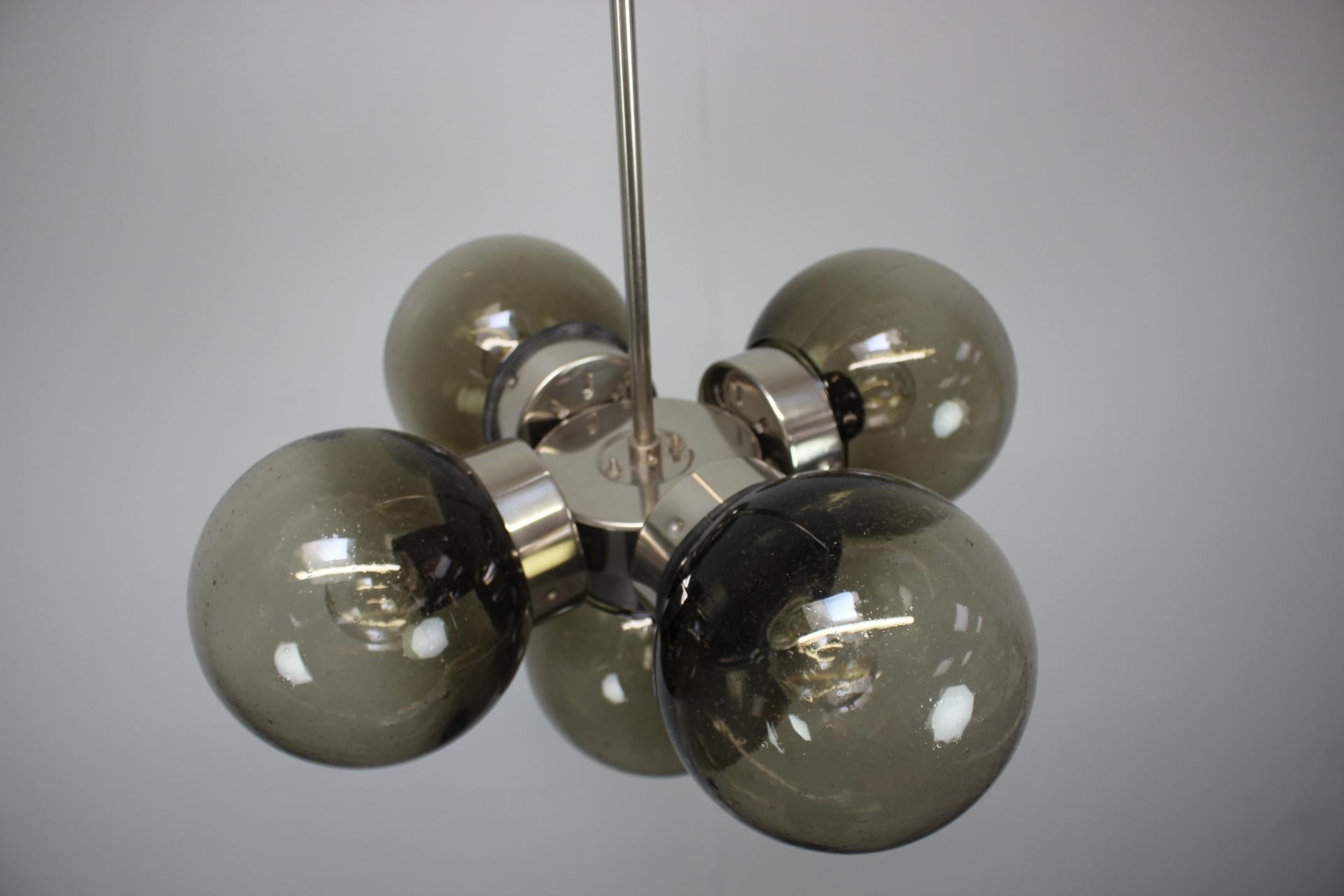 Mid-Century Chandelier by Kamenicky Senov, 1970s In Good Condition For Sale In Praha, CZ