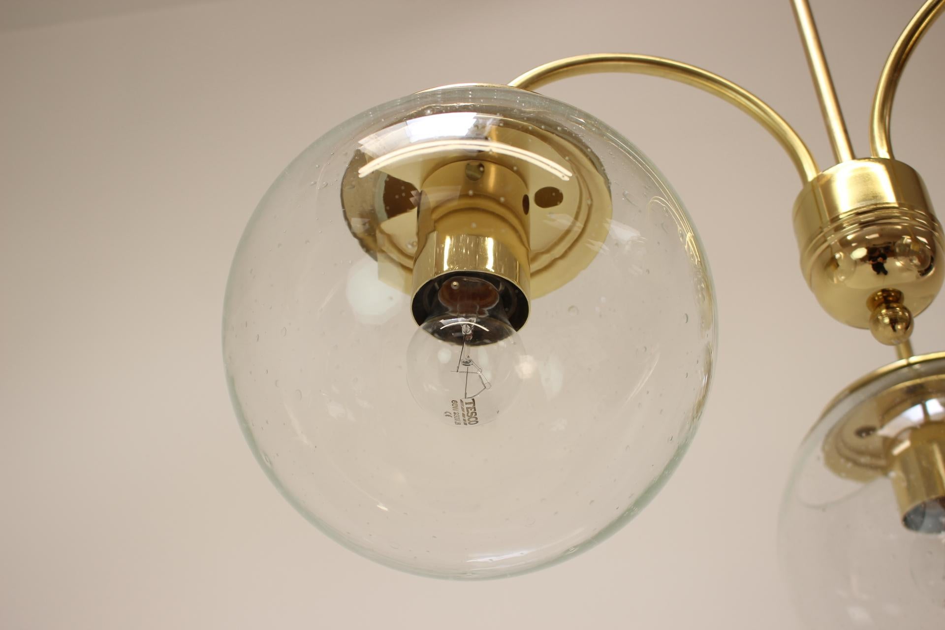 Lampadario di metà secolo di Kamenický Šenov, anni '70. in vendita 2