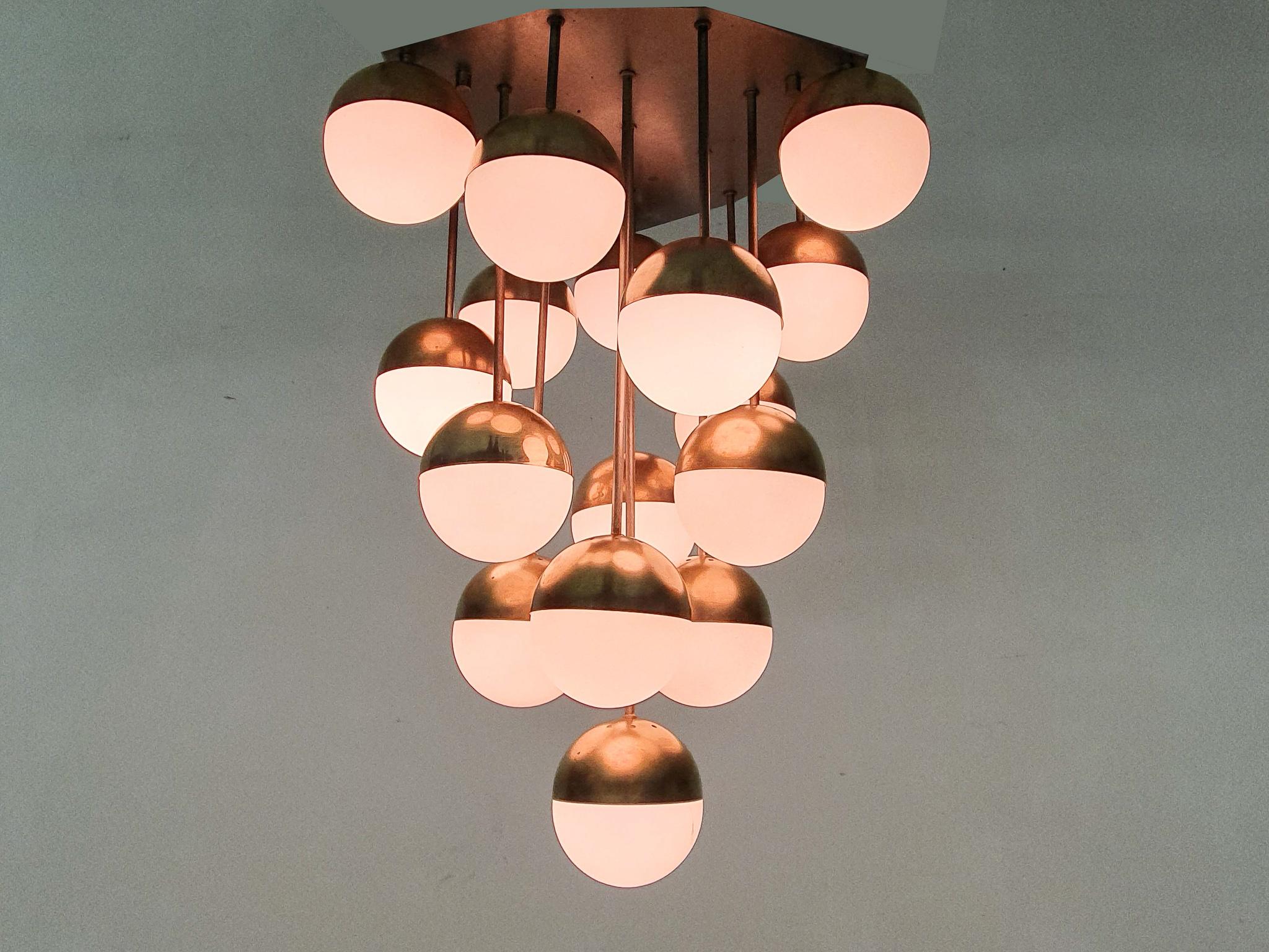 Mid-Century Modern Mid-century chandelier by Stilnovo with 16 globes, Italy 1960's For Sale