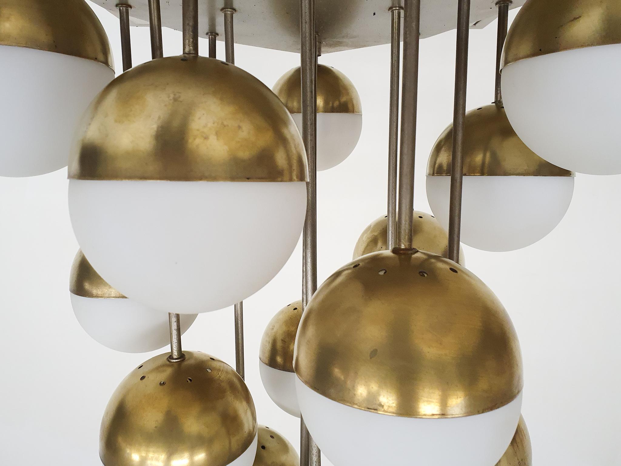 Mid-century chandelier by Stilnovo with 16 globes, Italy 1960's For Sale 1
