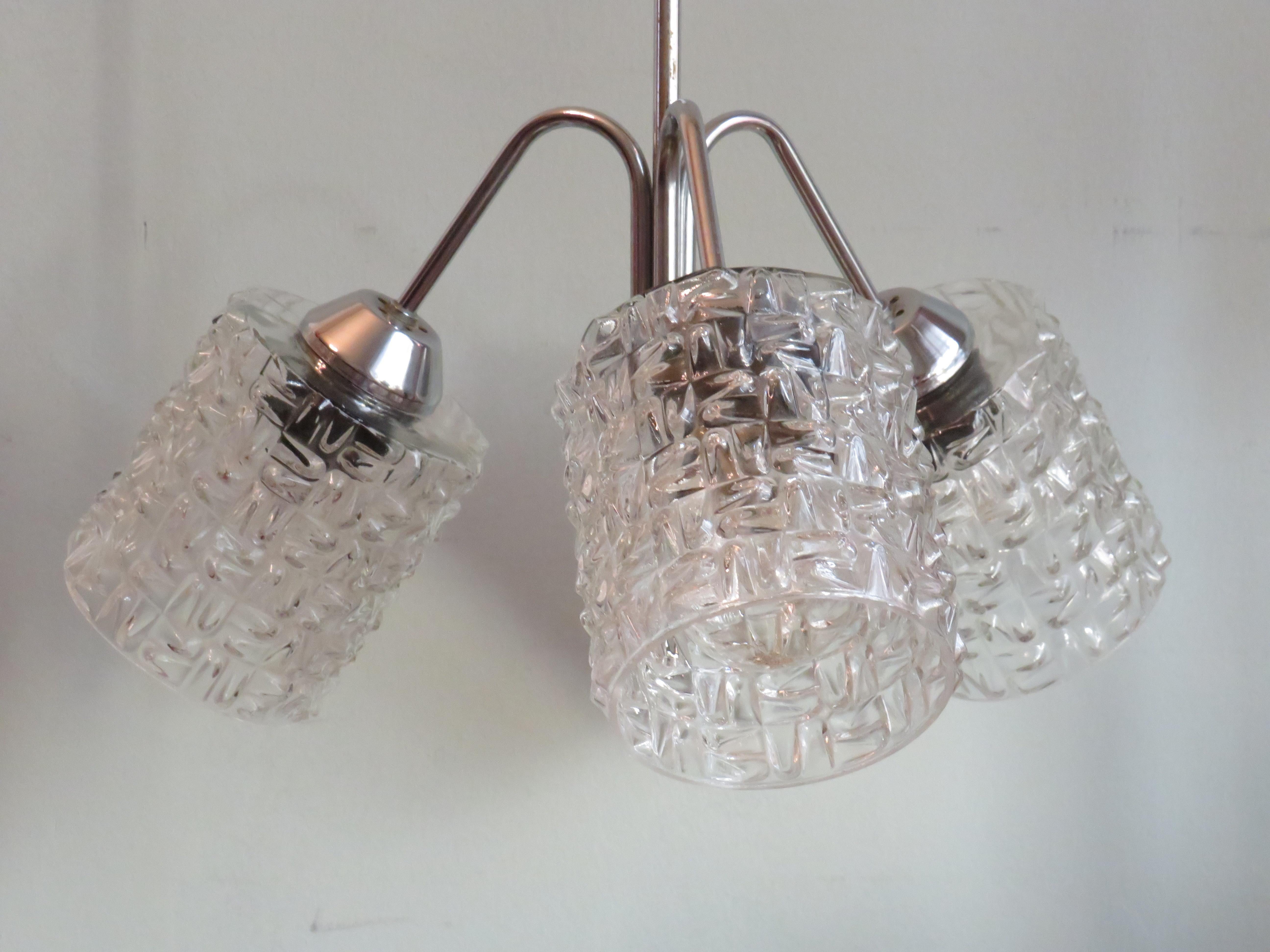 Lampadario di metà secolo, cromo e vetro, Belgio, 1960 In condizioni buone in vendita a Herentals, BE