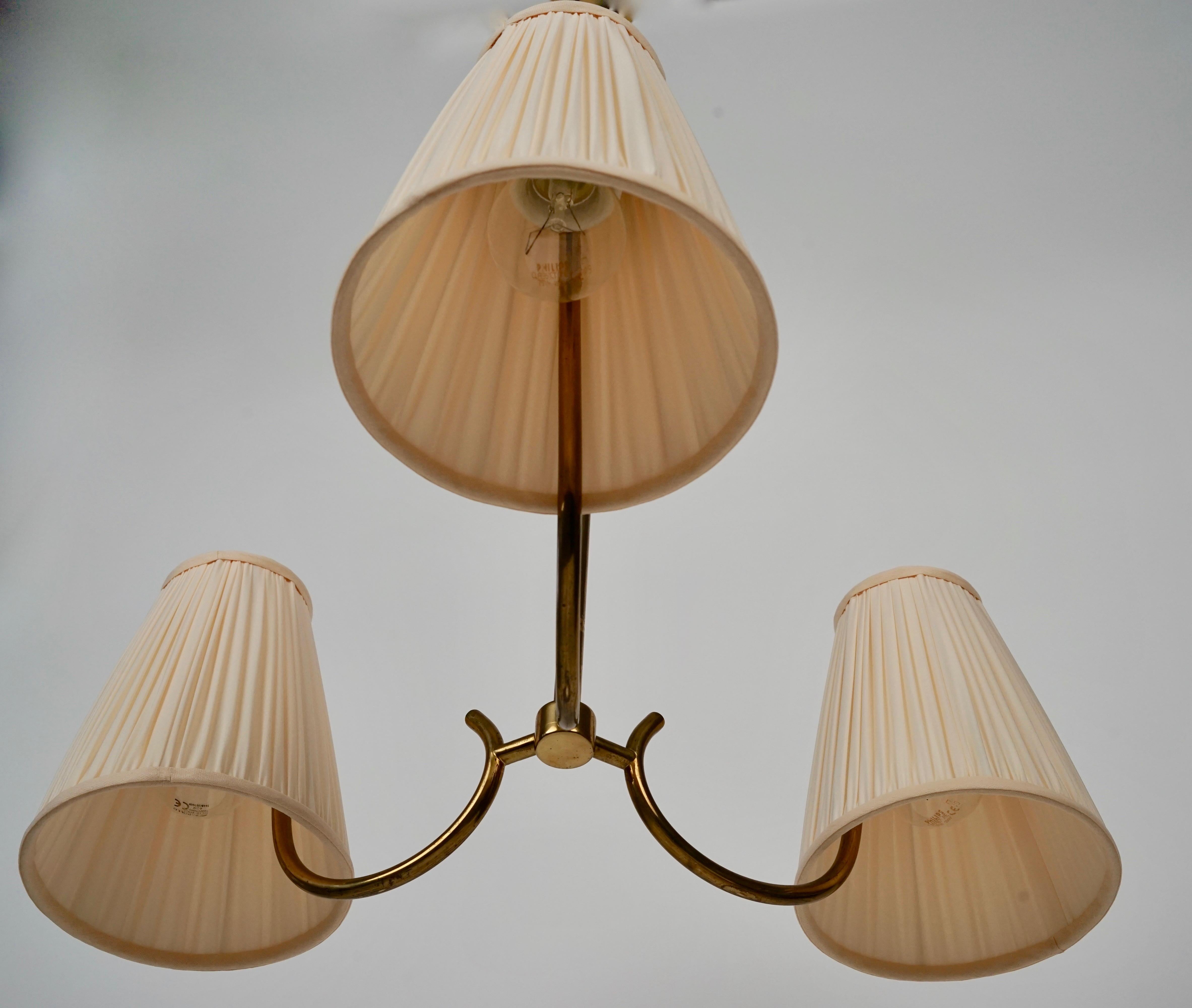 Polished Mid-Century Chandelier in Brass & 3 Silk Shades, from Rupert Nikoll Co., Austria For Sale