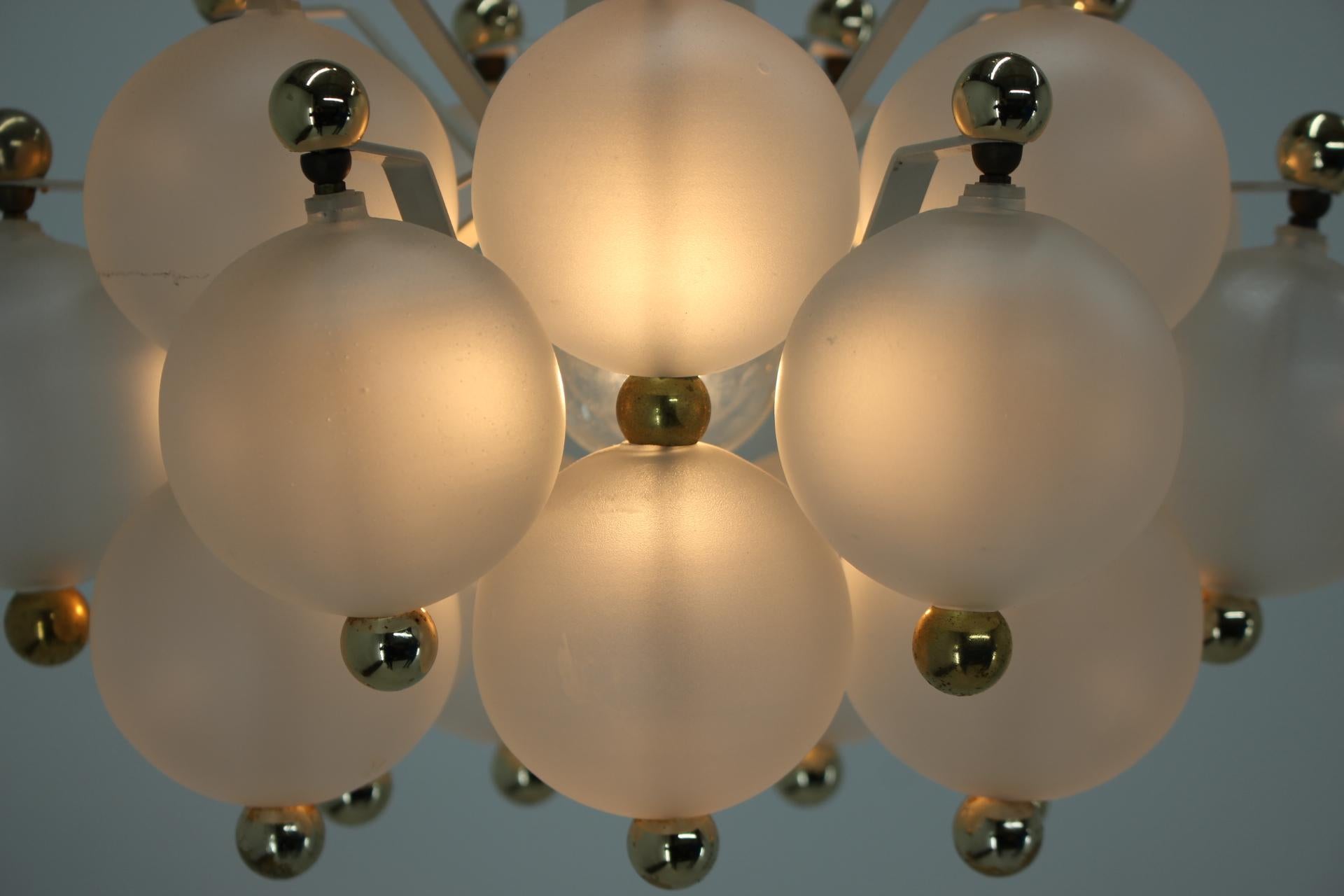 Midcentury Chandelier Kalmar, Austria, 1960s In Good Condition In Praha, CZ