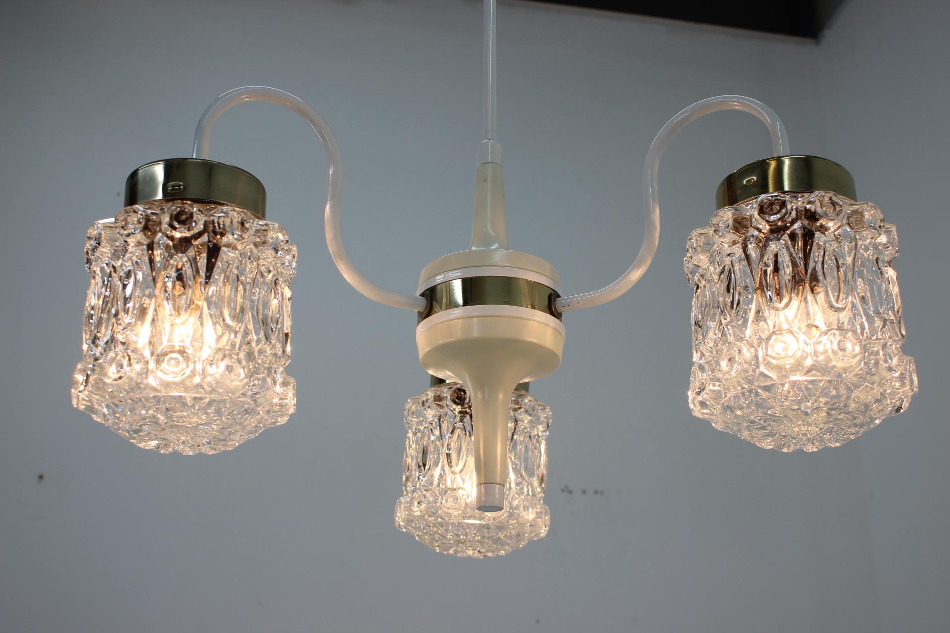Lampadario di metà secolo, Kamenický Šenov, anni '70 In condizioni buone in vendita a Praha, CZ