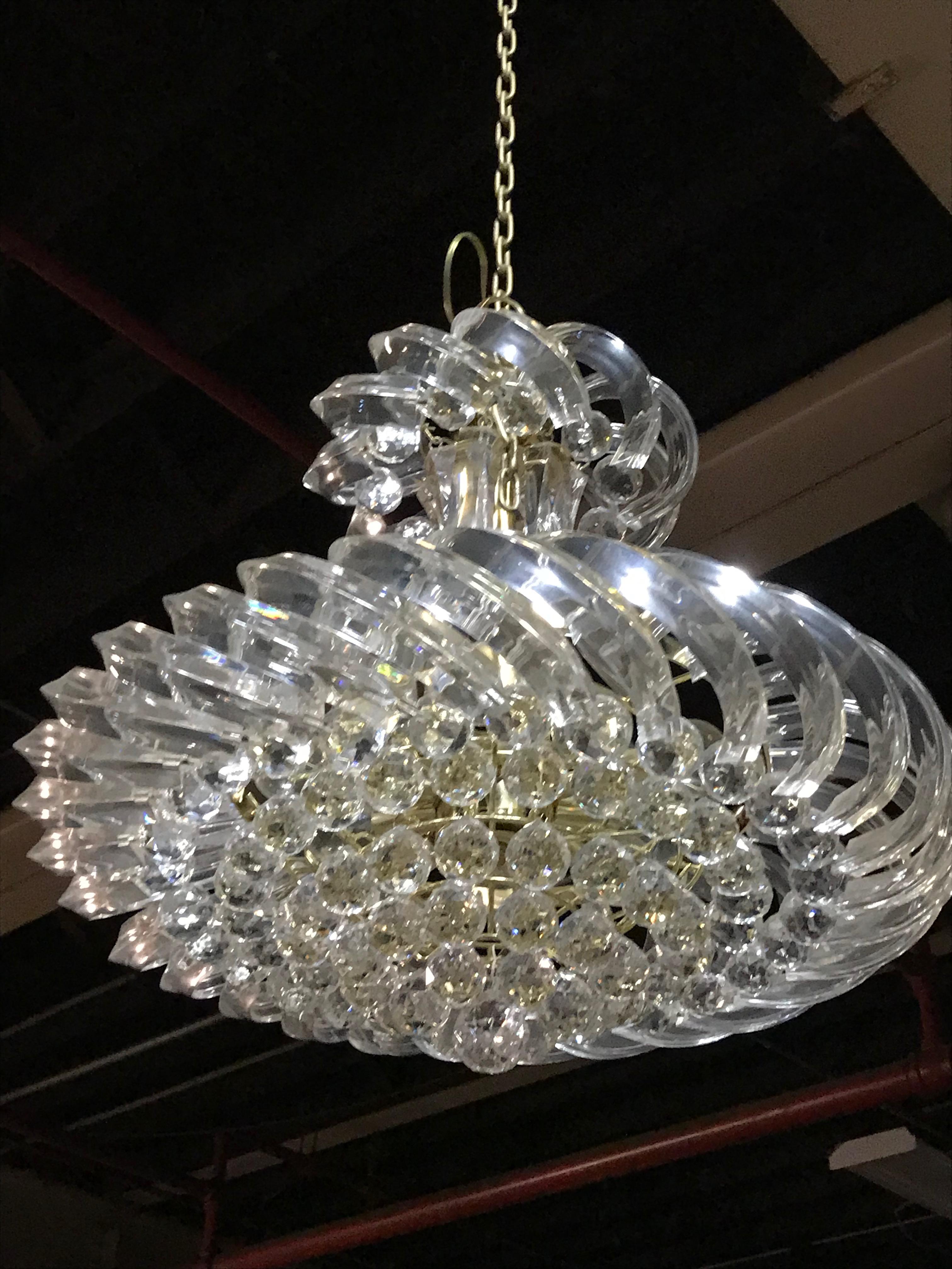 Mid Century Chandelier Lucite and Decorative Balls In Excellent Condition For Sale In North Bergen, NJ