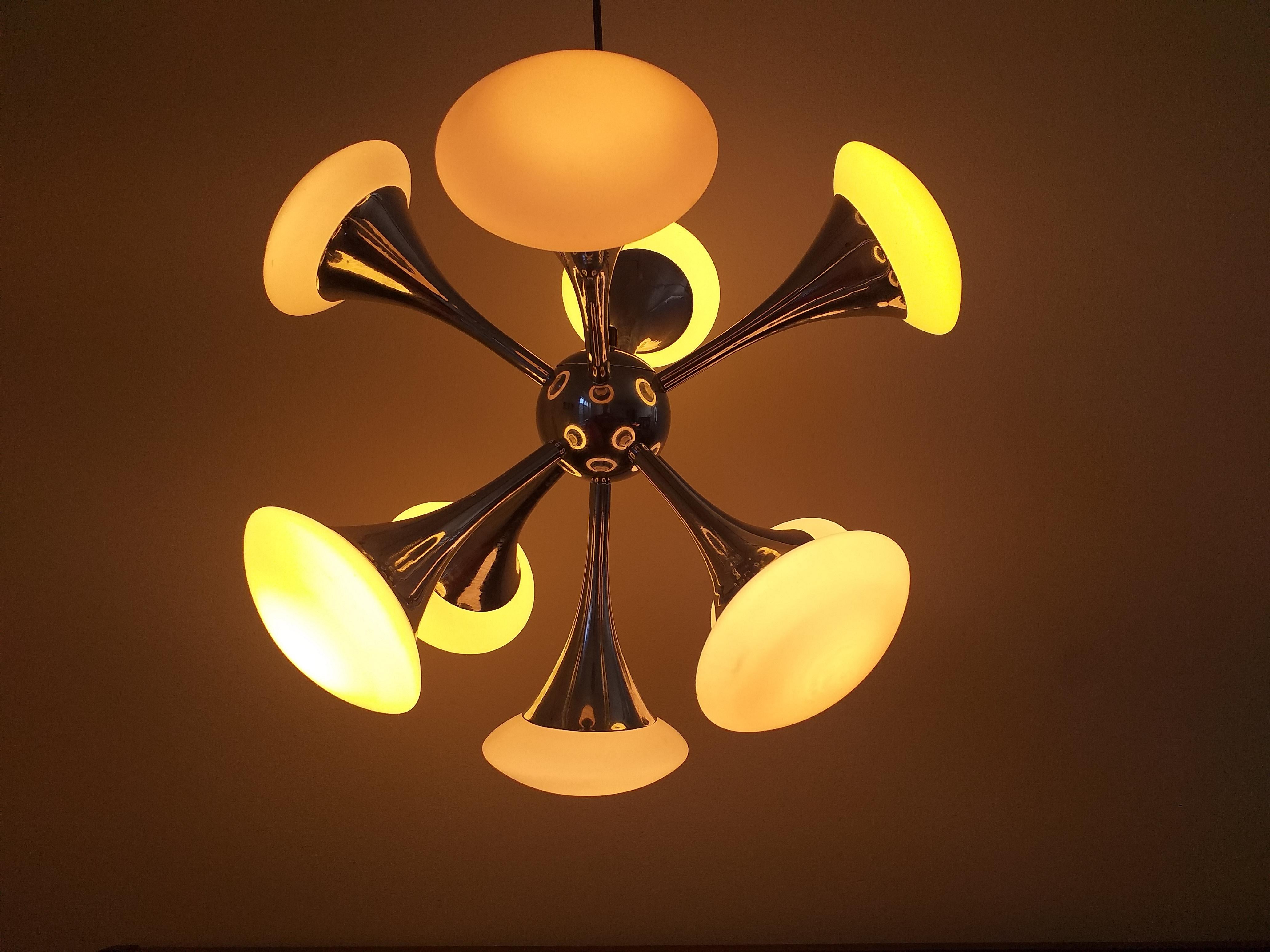 - very nice style of lighting
- rare type
- space age style.
