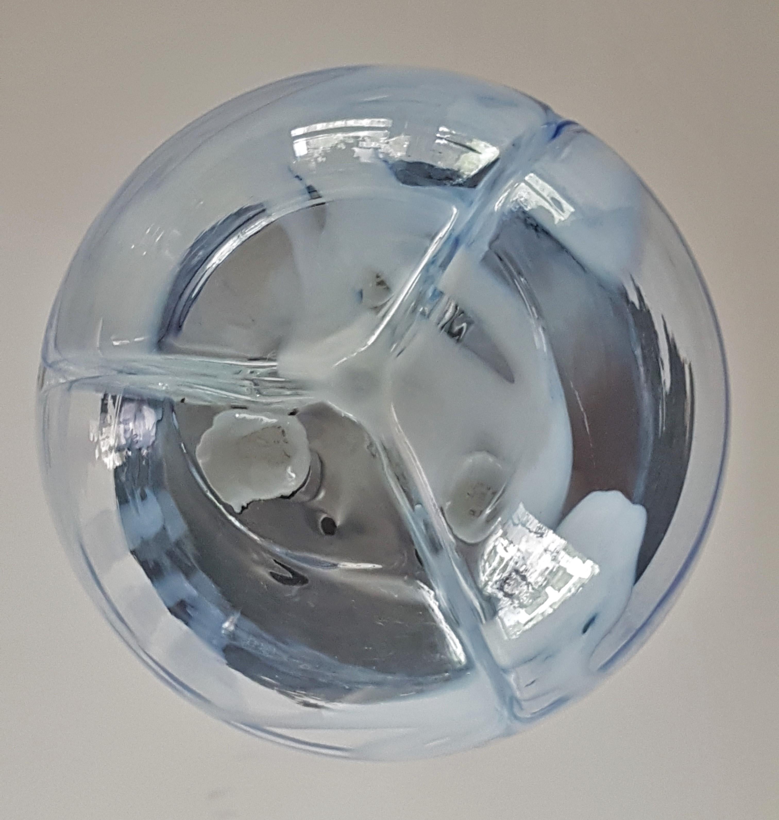 Lustre à suspension mi-siècle en verre opalescent chromé de Mazzega, Italie, années 1960 en vente 4