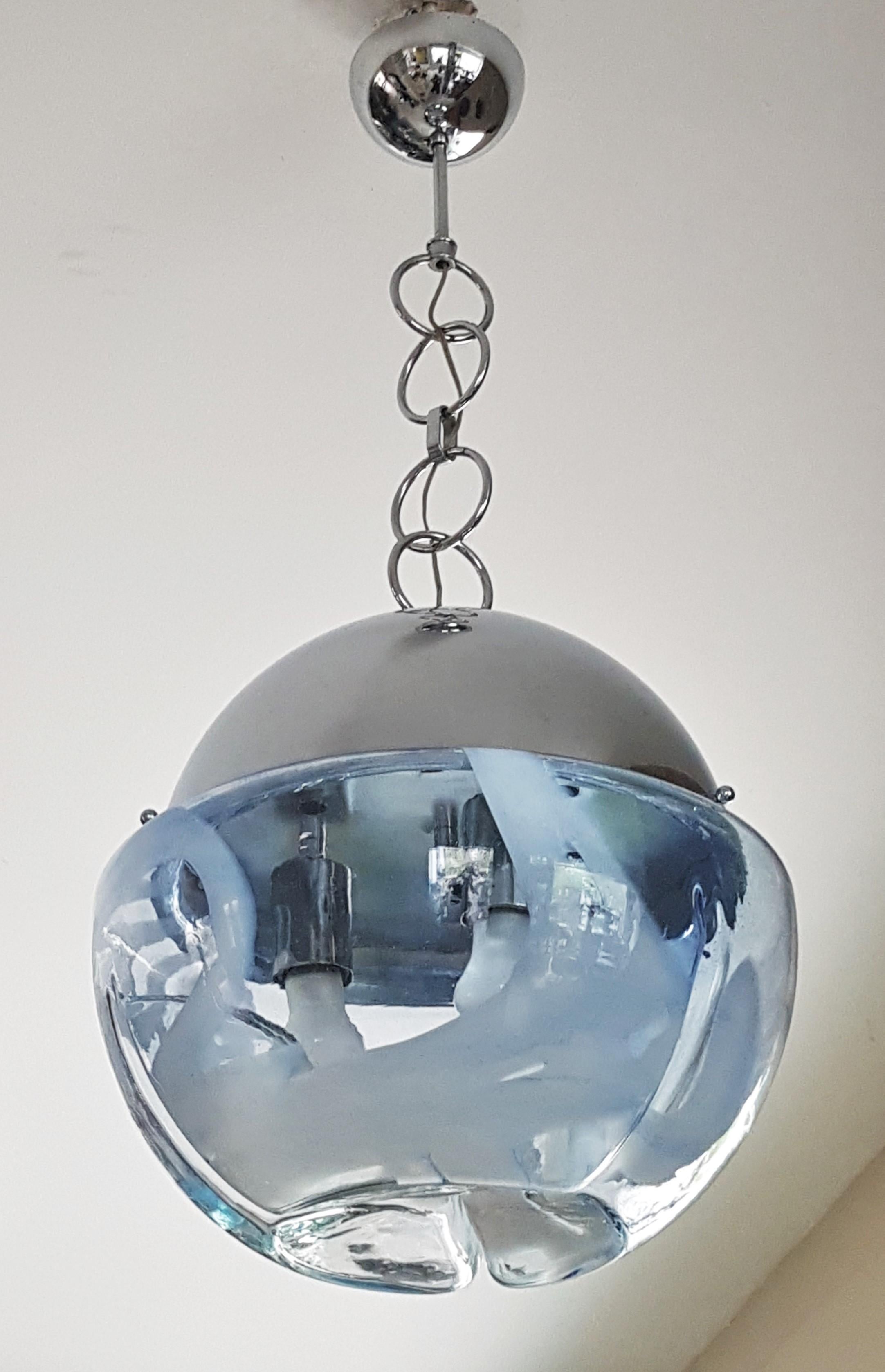Lustre à suspension mi-siècle en verre opalescent chromé de Mazzega, Italie, années 1960 en vente 5