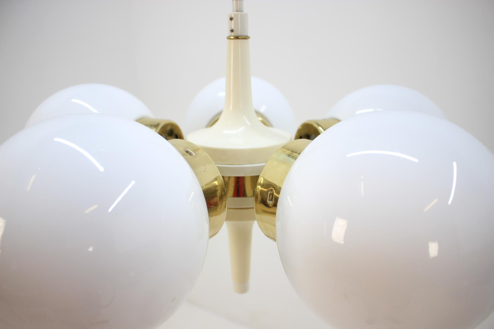 - chandelier or pendant
- Space age style
- very nice style of lighting
