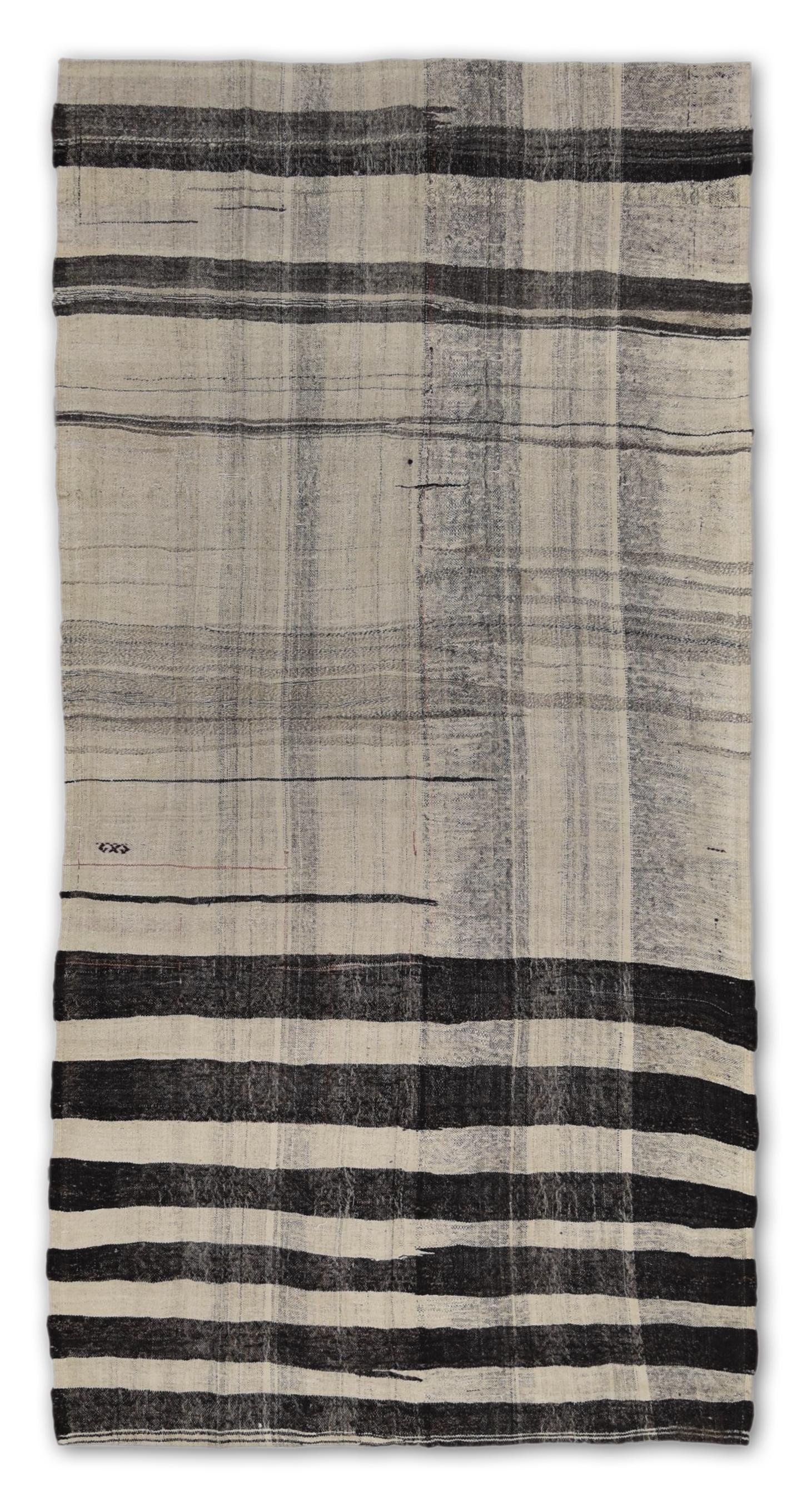 Hand-Woven Mid-Century Charcoal and Beige Wool Kilim 5'9''x11'10'' For Sale