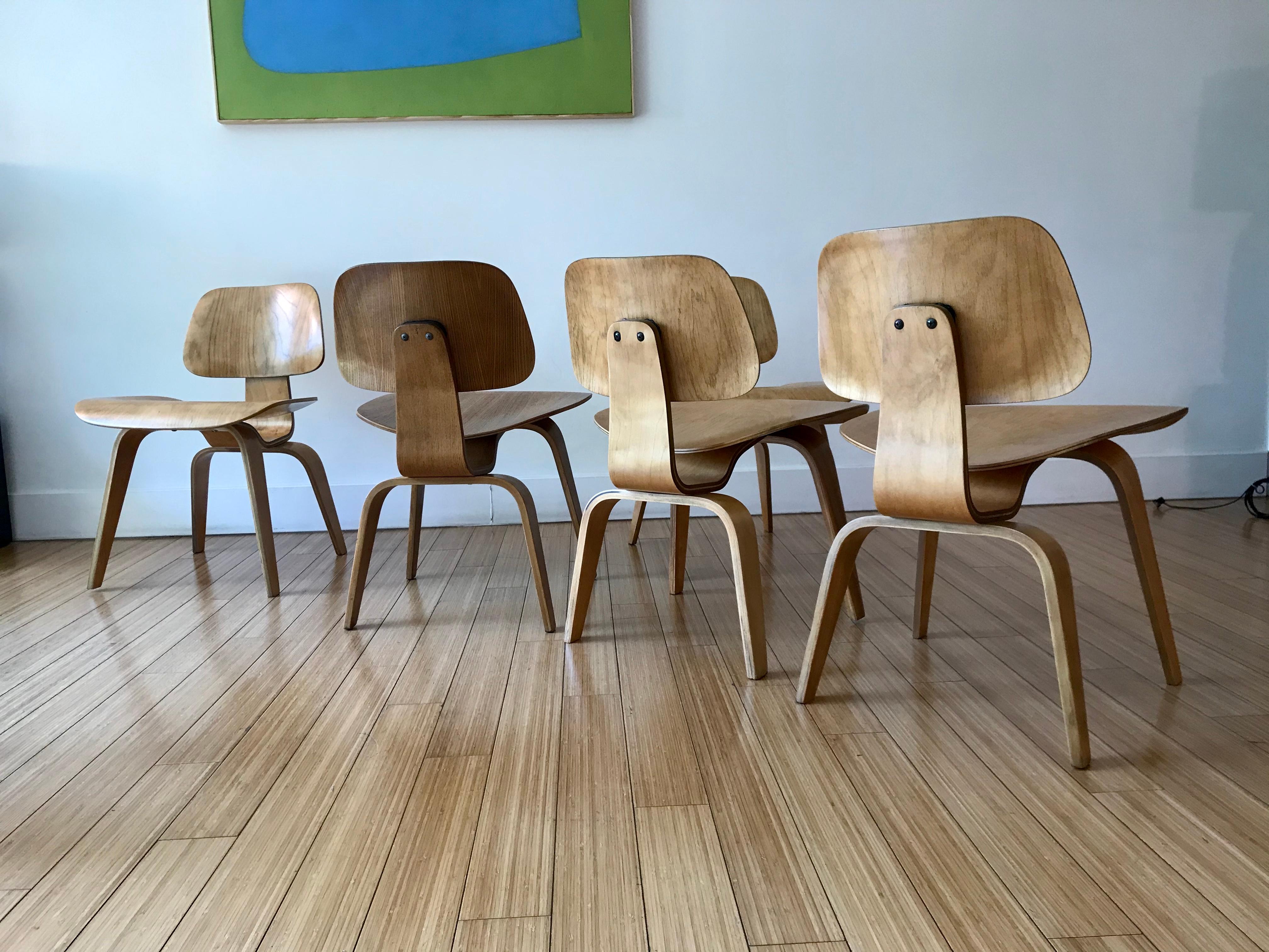 Esszimmerstühle aus Sperrholz Charles + Ray Eames im Angebot 11