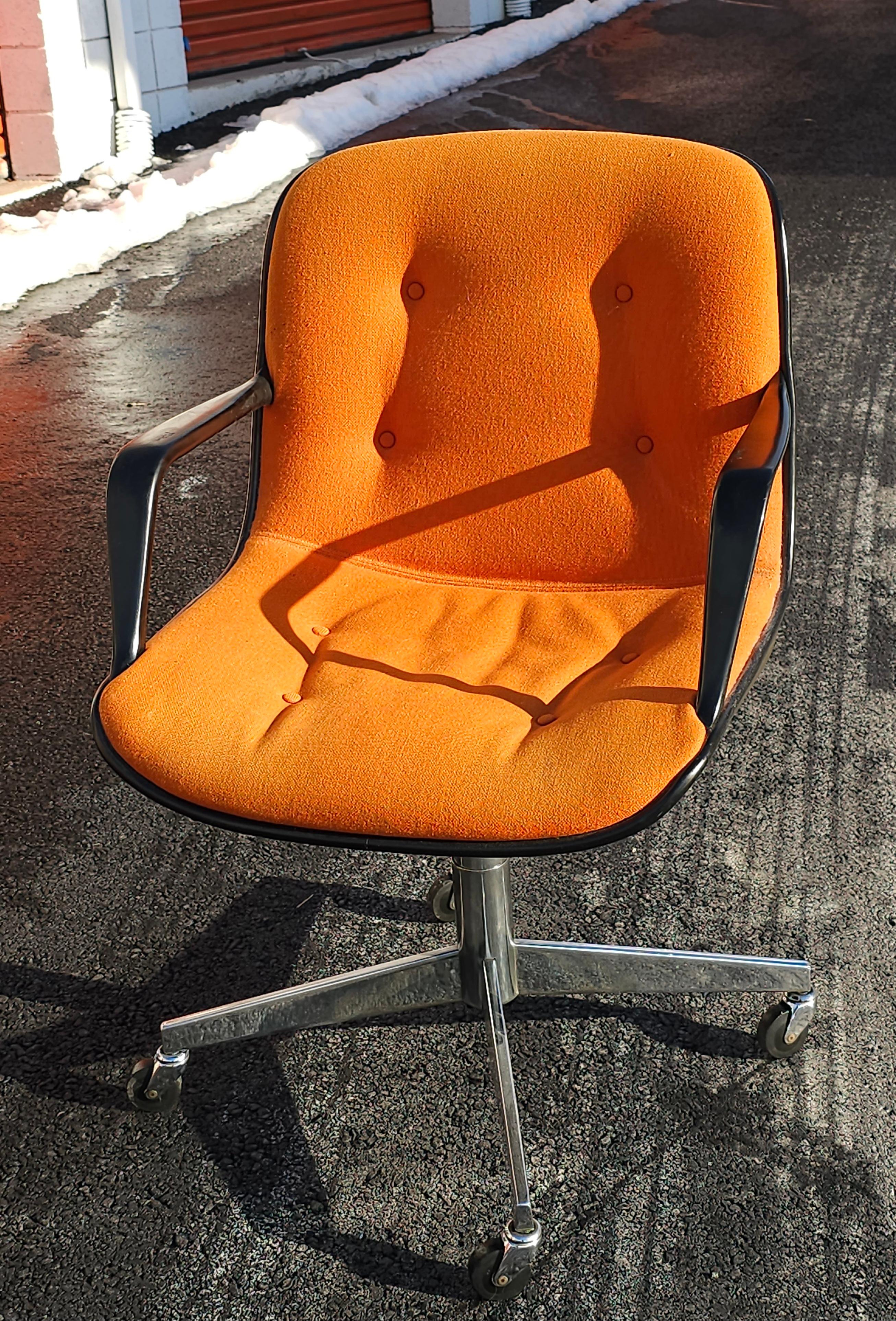 Mid Century Charles Pollock Style Steelcase Rolling Office Chair im Zustand „Gut“ im Angebot in Germantown, MD