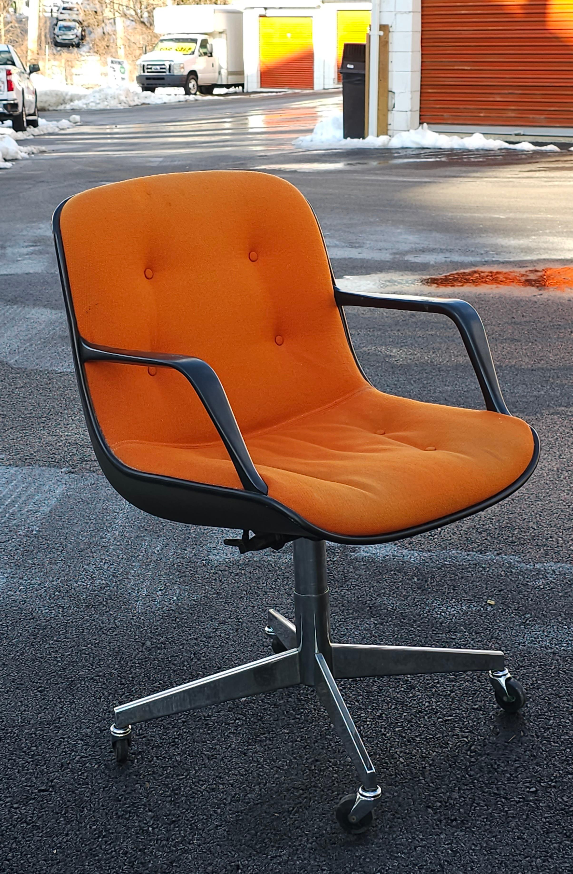Mid Century Charles Pollock Style Steelcase Rolling Office Chair (Polster) im Angebot