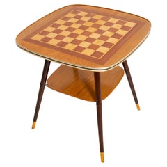 Mid-Century Schachspieltisch:: Vintage:: Buchenholz:: Europa:: 1960er Jahre