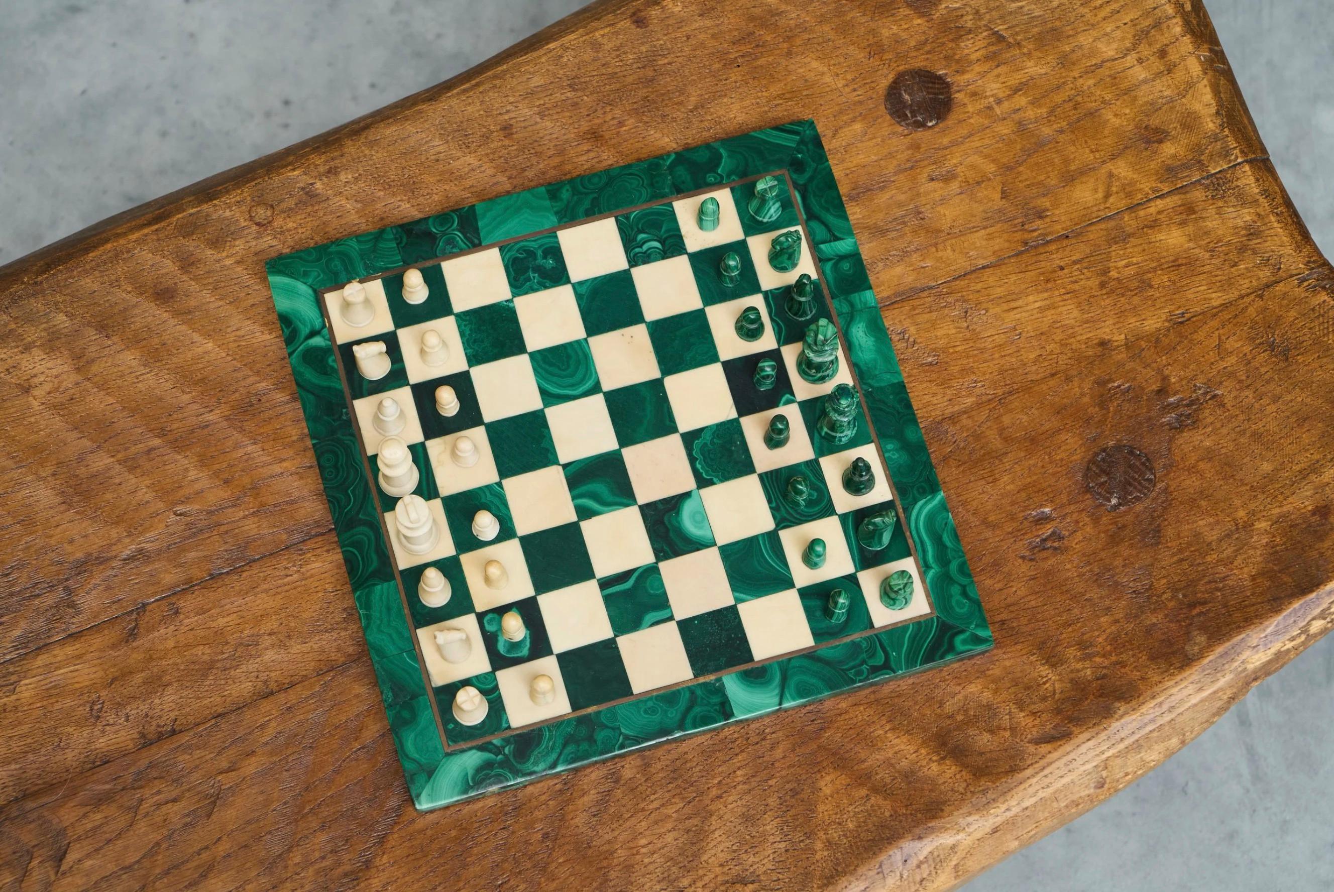 Mid Century Chess Set in Malachite and Brass 1960s For Sale 2