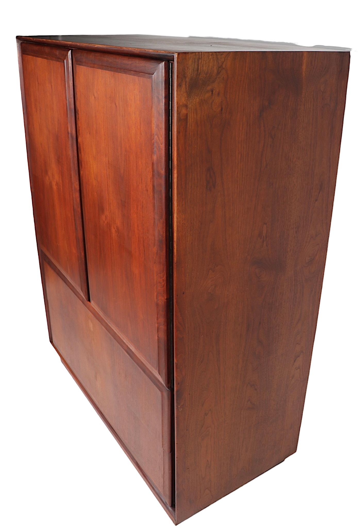 Mid Century Chest Dresser Chifferobe by Dillingham att. to Baughman c 1960/1970s For Sale 3