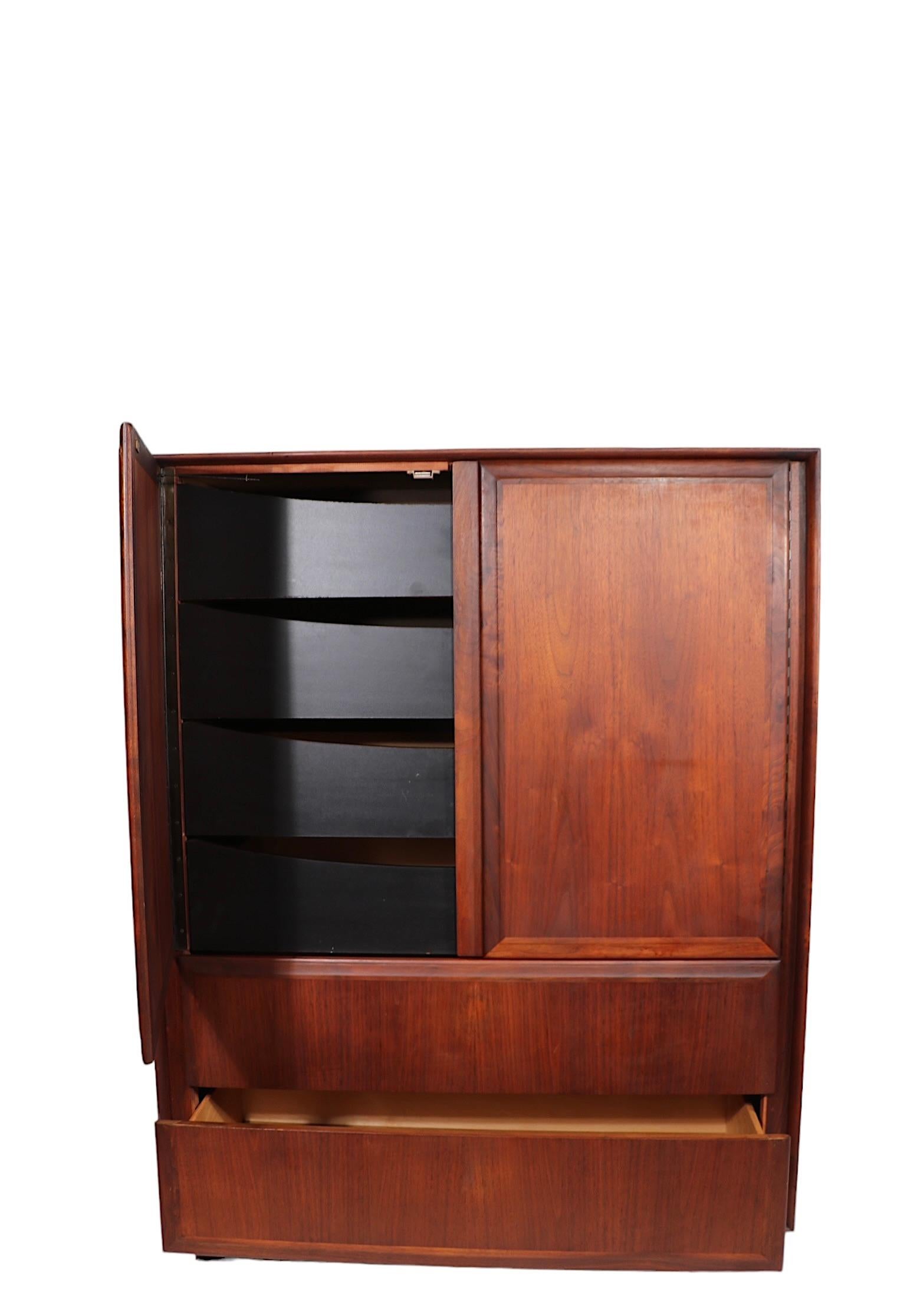 Veneer Mid Century Chest Dresser Chifferobe by Dillingham att. to Baughman c 1960/1970s For Sale