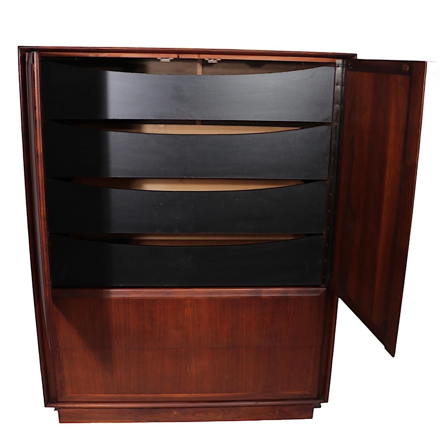 Mid Century Chest Dresser Chifferobe by Dillingham att. to Baughman c 1960/1970s For Sale 1