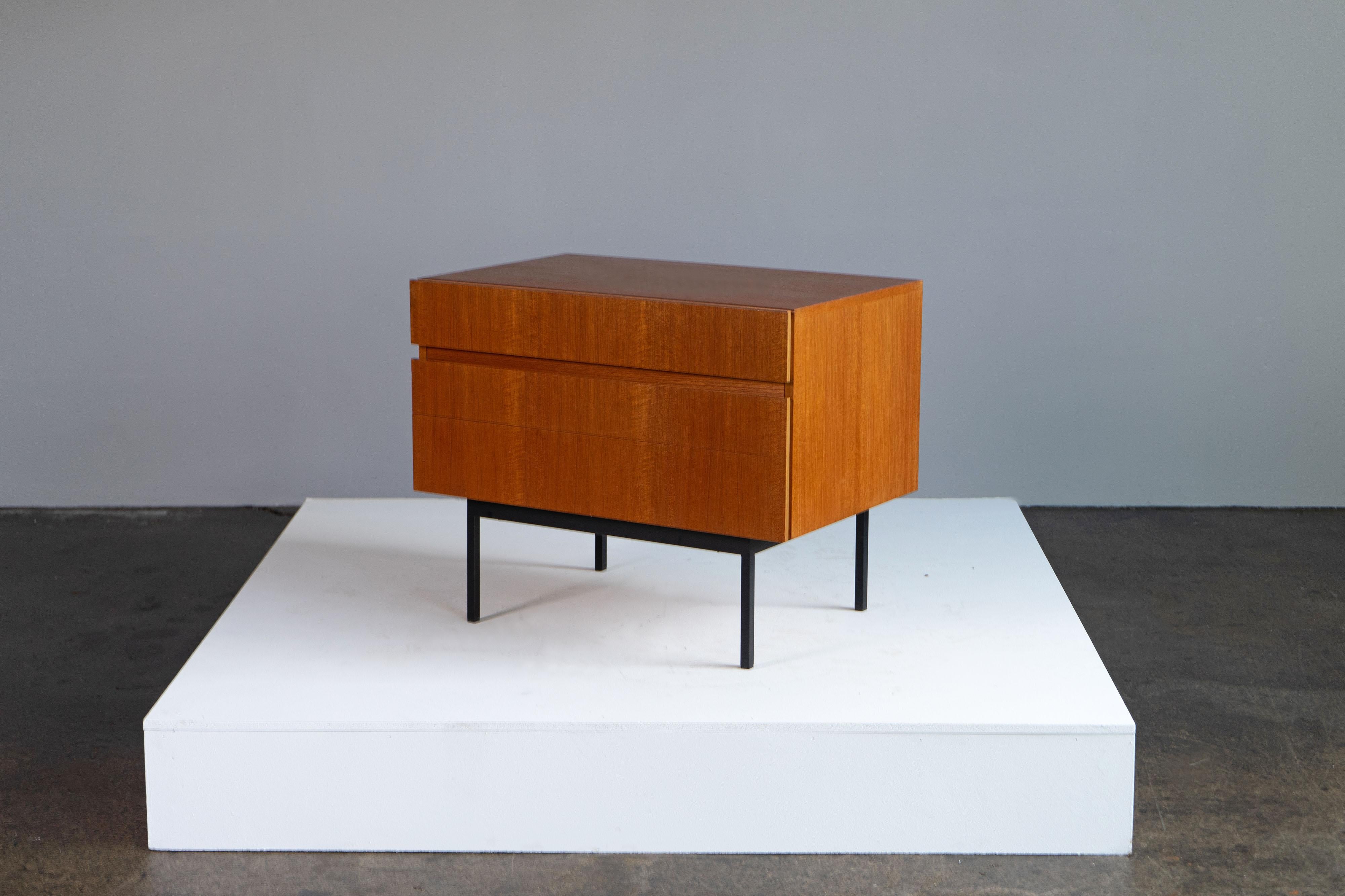 Rare chest of drawers by Dieter Waeckerlin, produced by Behr, Germany. A classic piece of the late 1950s - made with teak veneer.