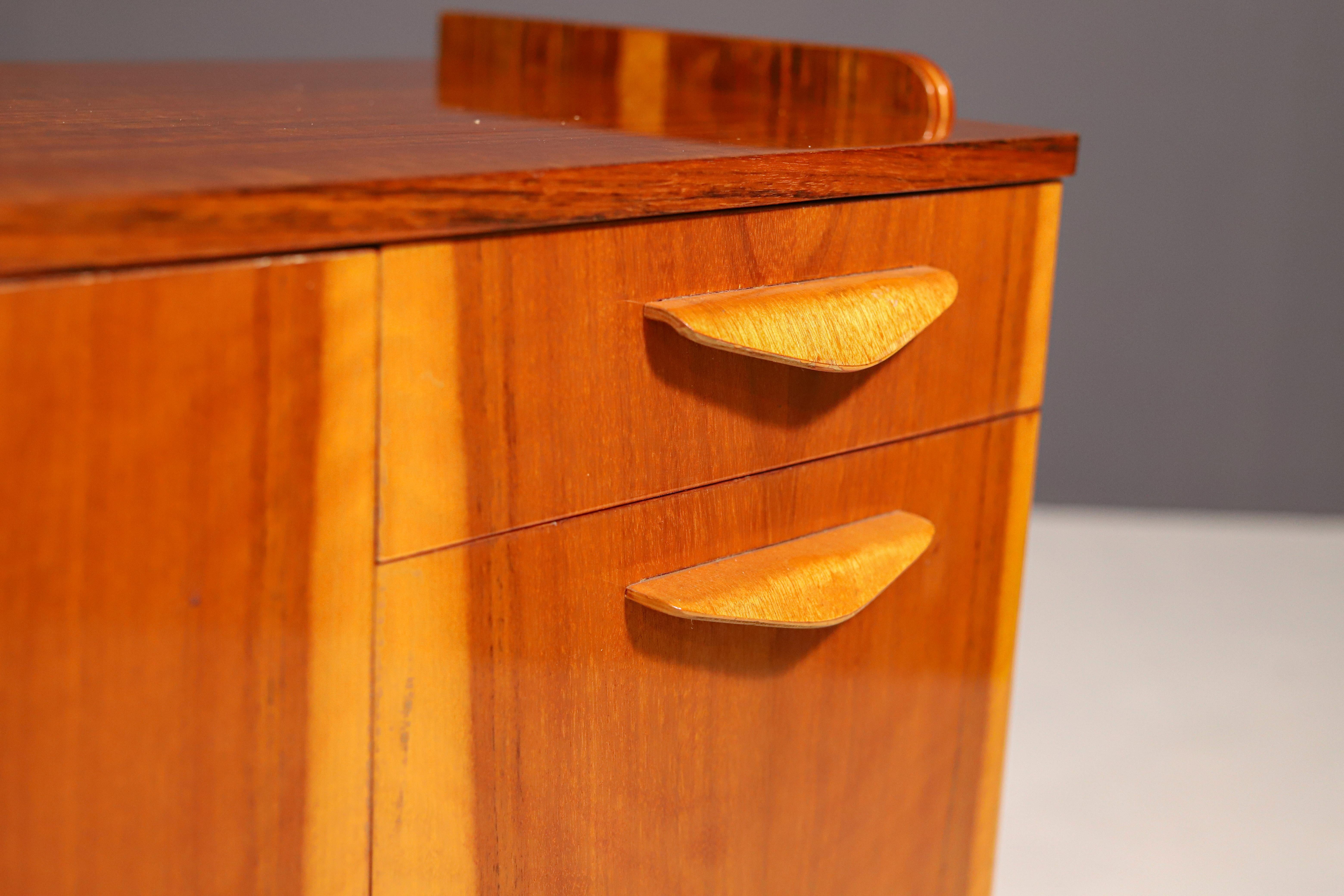 Cassettiera di metà secolo di František Jirák, 1970, Cecoslovacchia in vendita 3