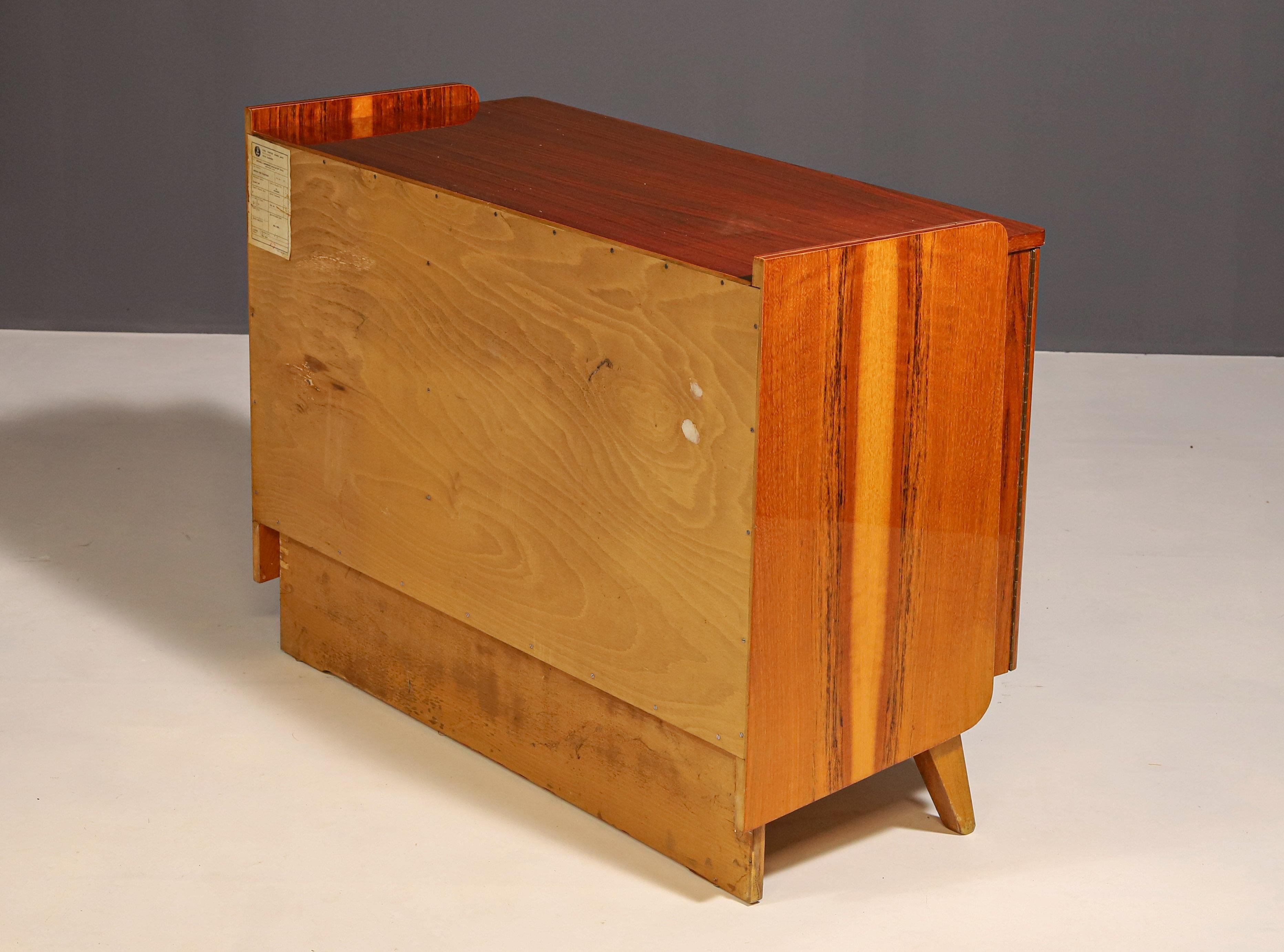 Legno Cassettiera di metà secolo di František Jirák, 1970, Cecoslovacchia in vendita