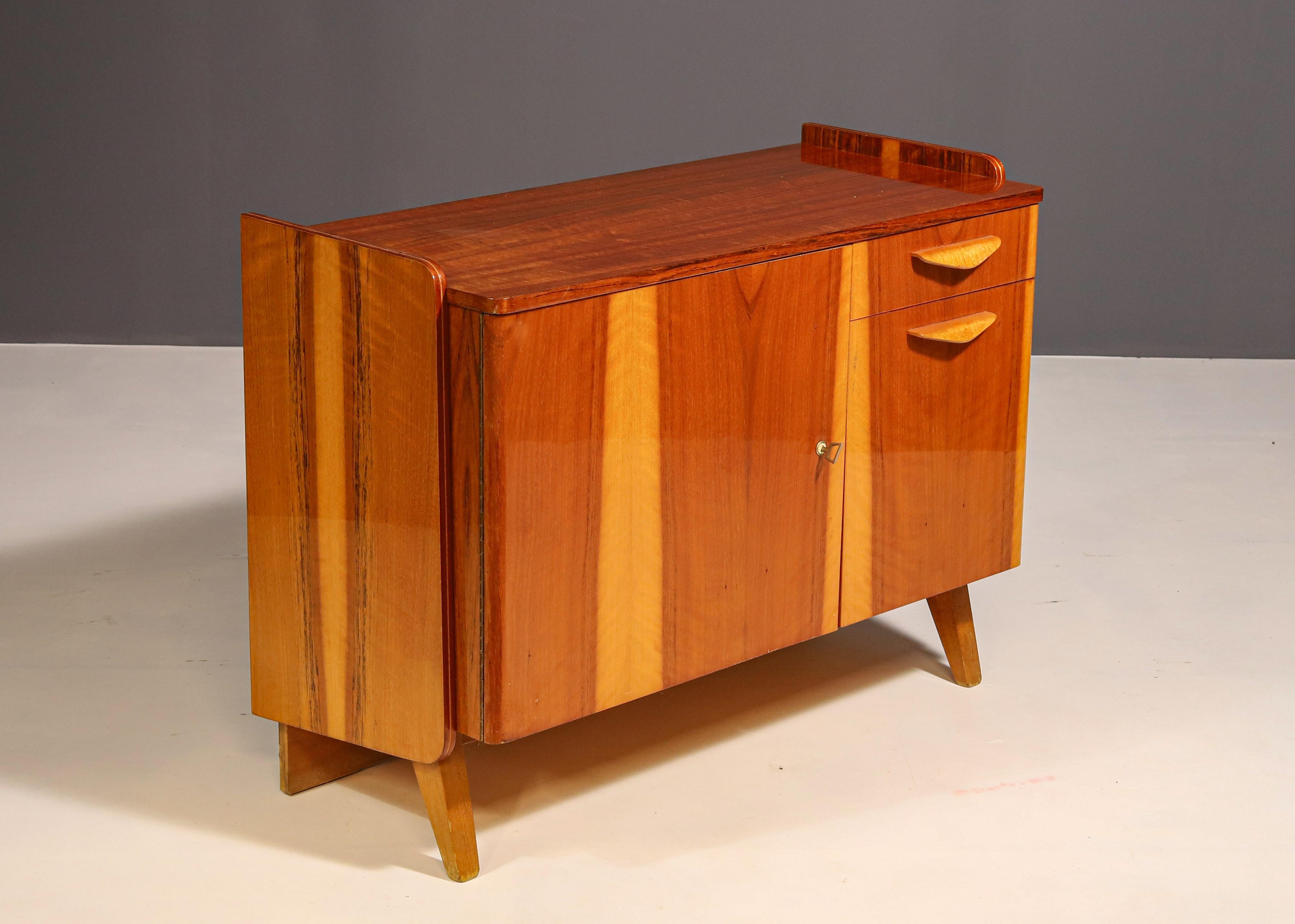 Cassettiera di metà secolo di František Jirák, 1970, Cecoslovacchia in vendita 1