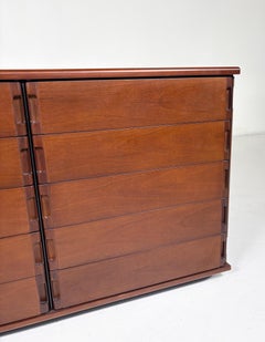 Cassettiera di metà secolo di Gianfranco Frattini, Wood, Italia, anni '70