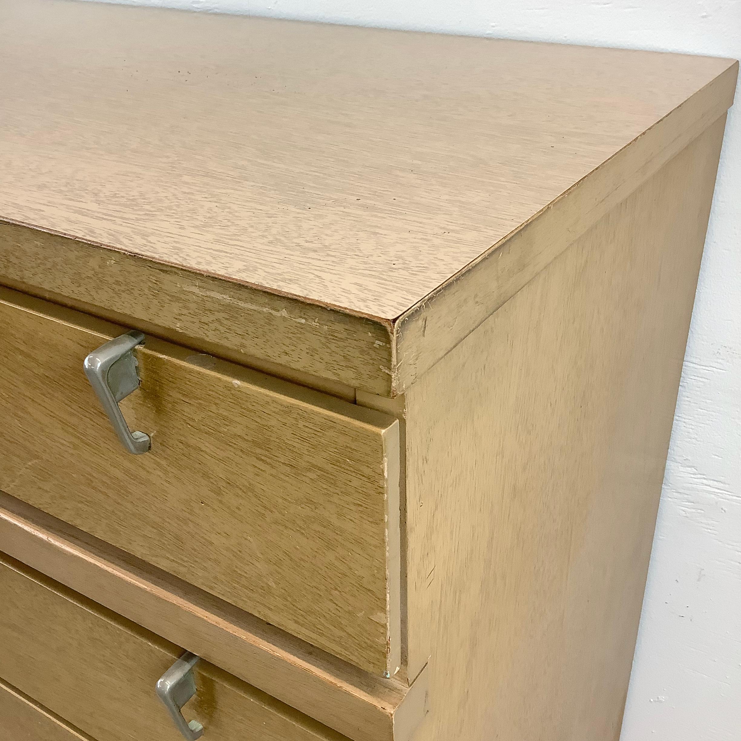 Mid-Century Chest of Drawers by Johnson Carper In Good Condition For Sale In Trenton, NJ