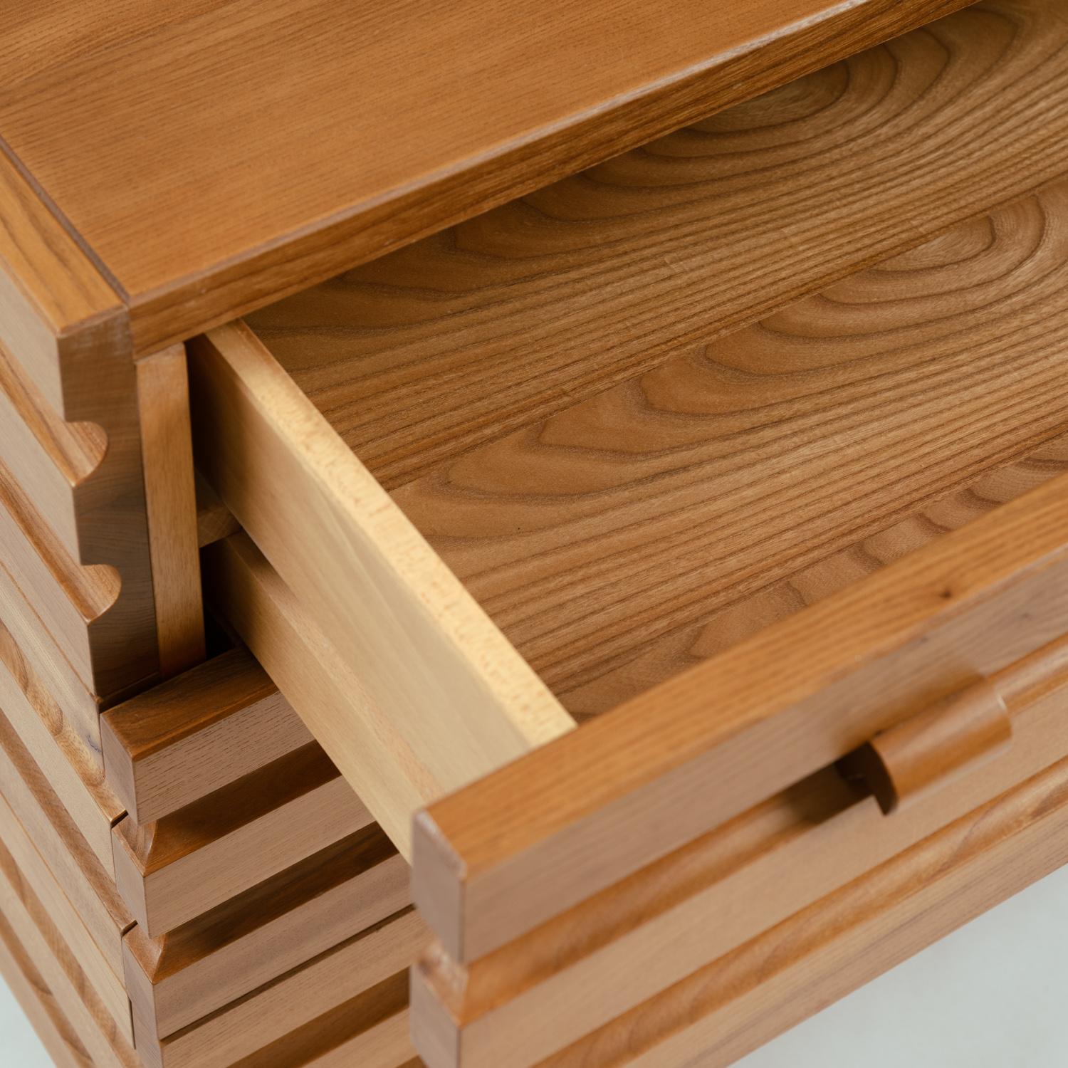 Mid-Century Chest of Drawers by Maison Regain, sculptural elmwood,  1970s France For Sale 8