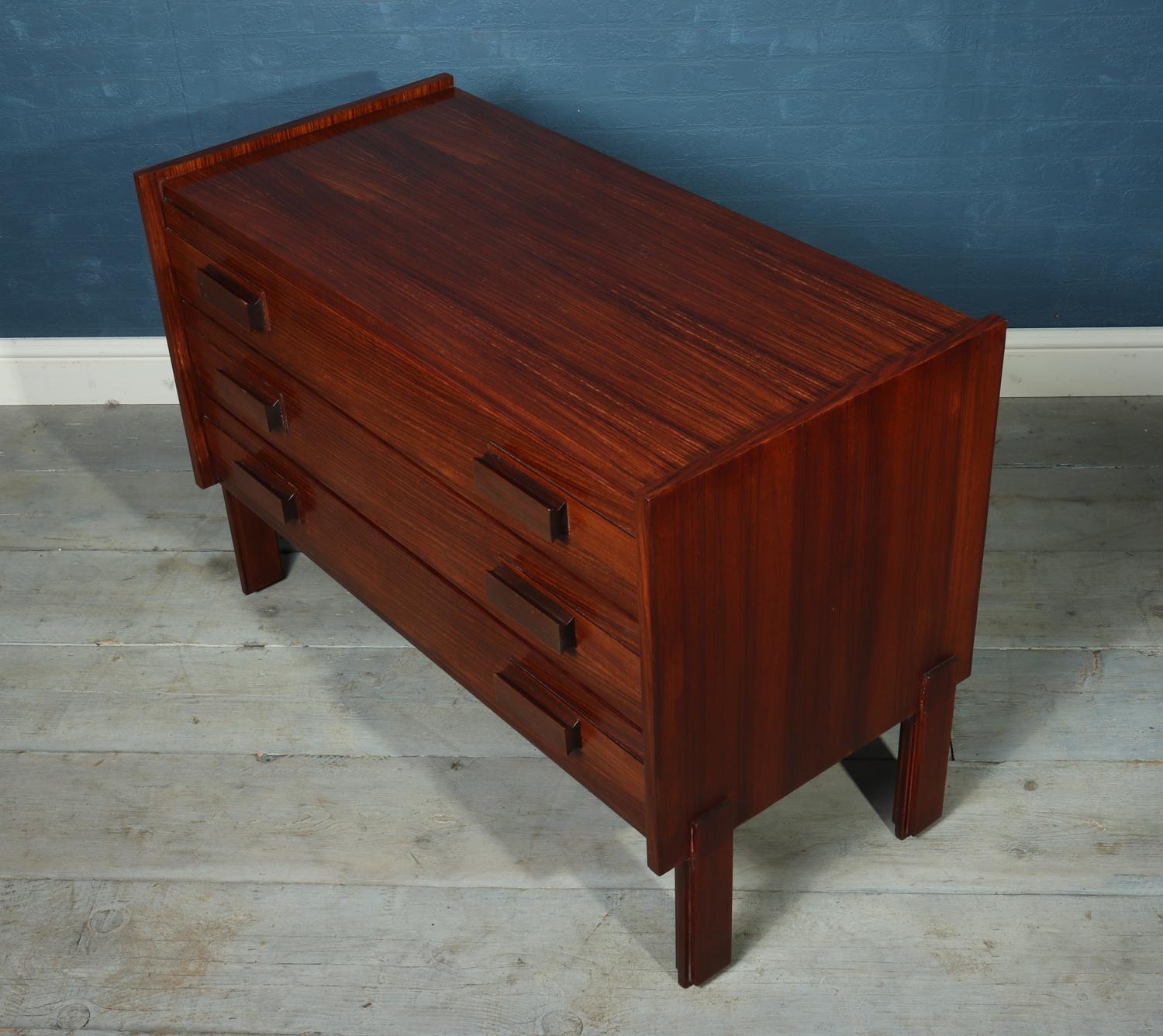 Midcentury Chest of Drawers, circa 1960 1