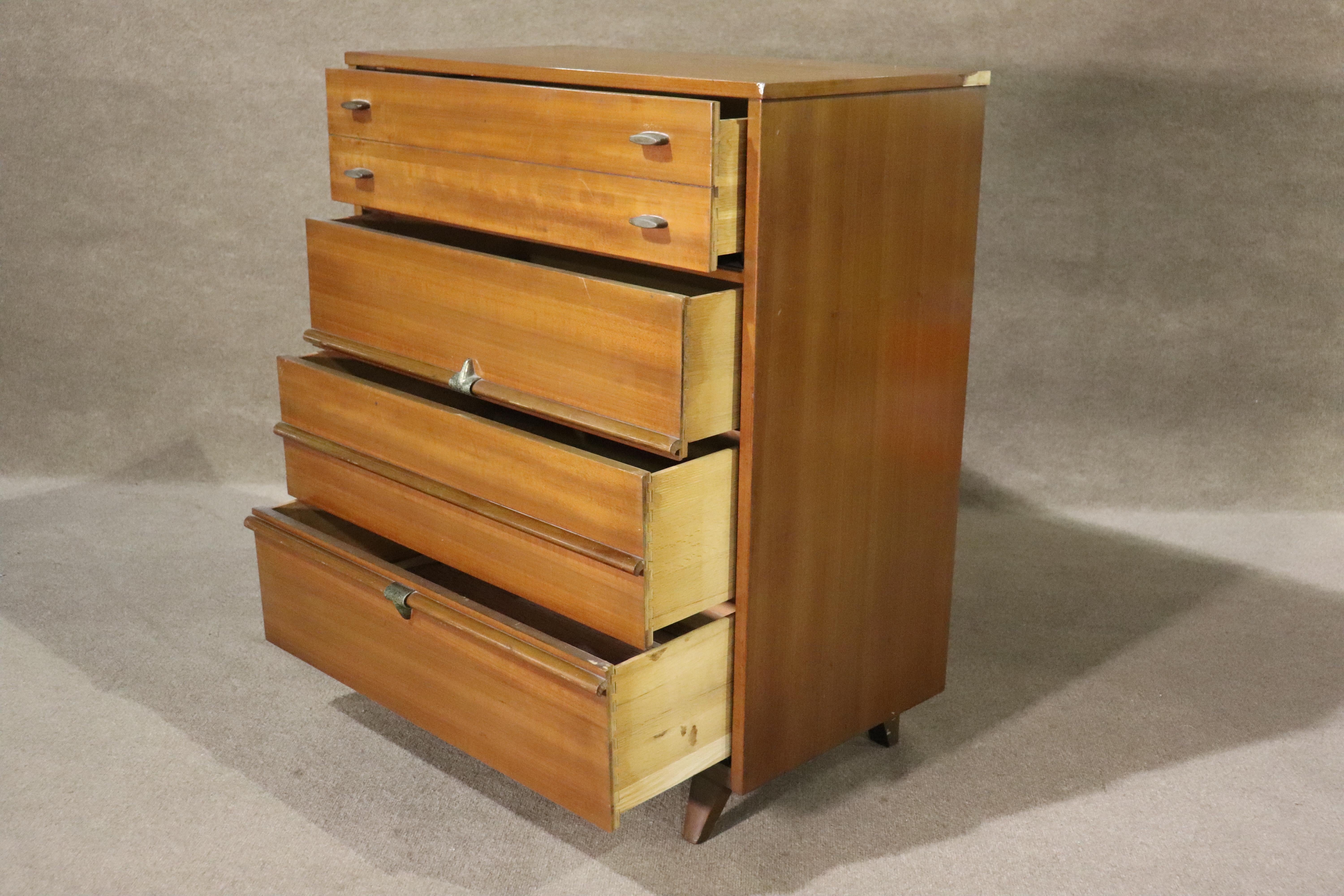 Mid-Century Modern Mid-Century Chest of Drawers For Sale