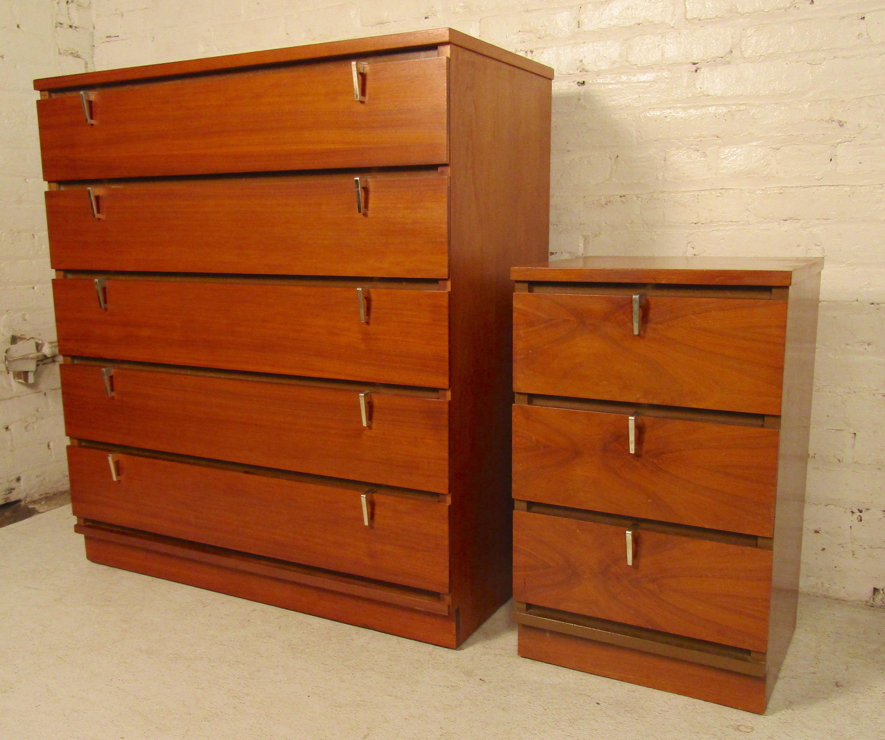 Mid-20th Century Midcentury Chest of Drawers For Sale