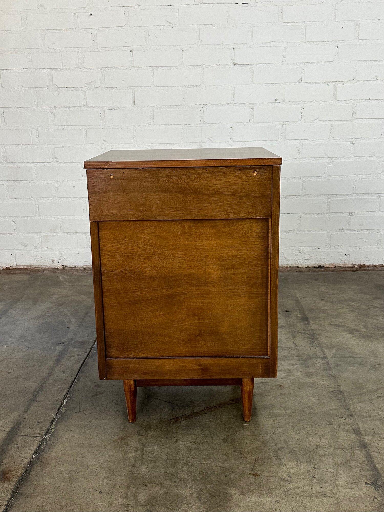 North American Mid century chest of drawers For Sale