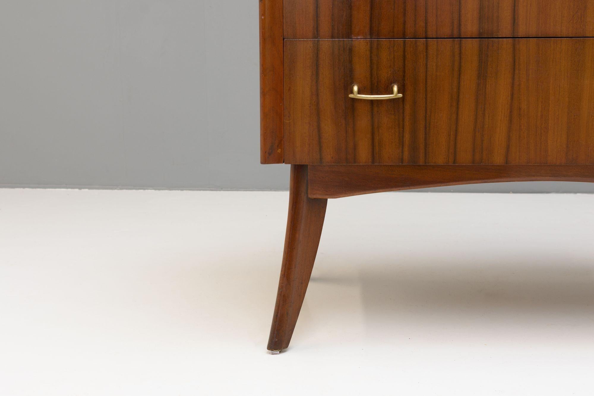 Mid Century Chest of Drawers In Good Condition For Sale In London, England