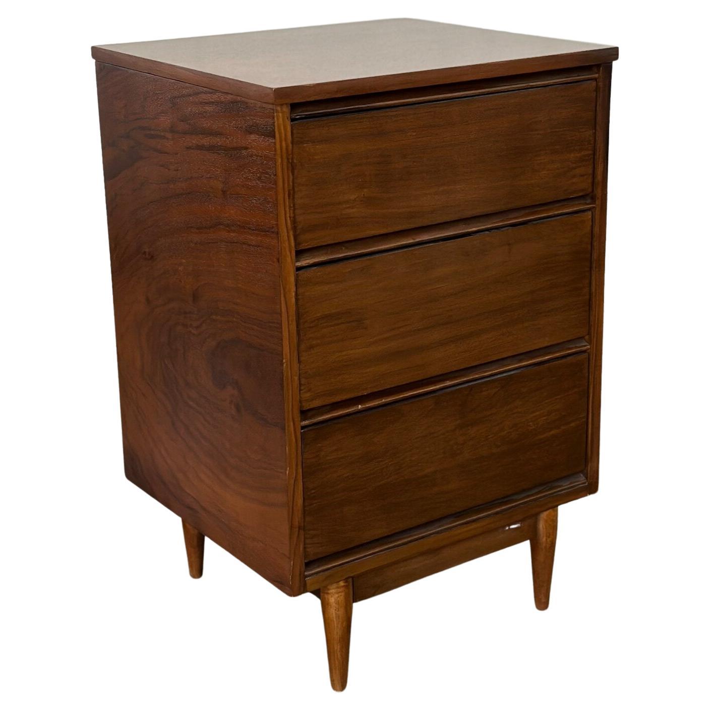 Mid century chest of drawers For Sale