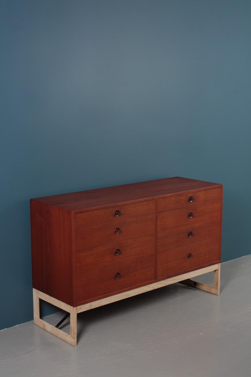 Midcentury Chest of Drawers in Teak and Oak Designed by Børge Mogensen, 1960s 4