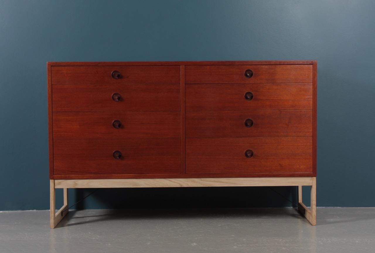 Midcentury Chest of Drawers in Teak and Oak Designed by Børge Mogensen, 1960s 5