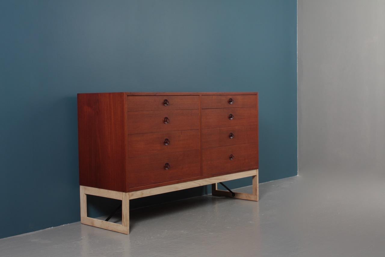 Midcentury Chest of Drawers in Teak and Oak Designed by Børge Mogensen, 1960s 3